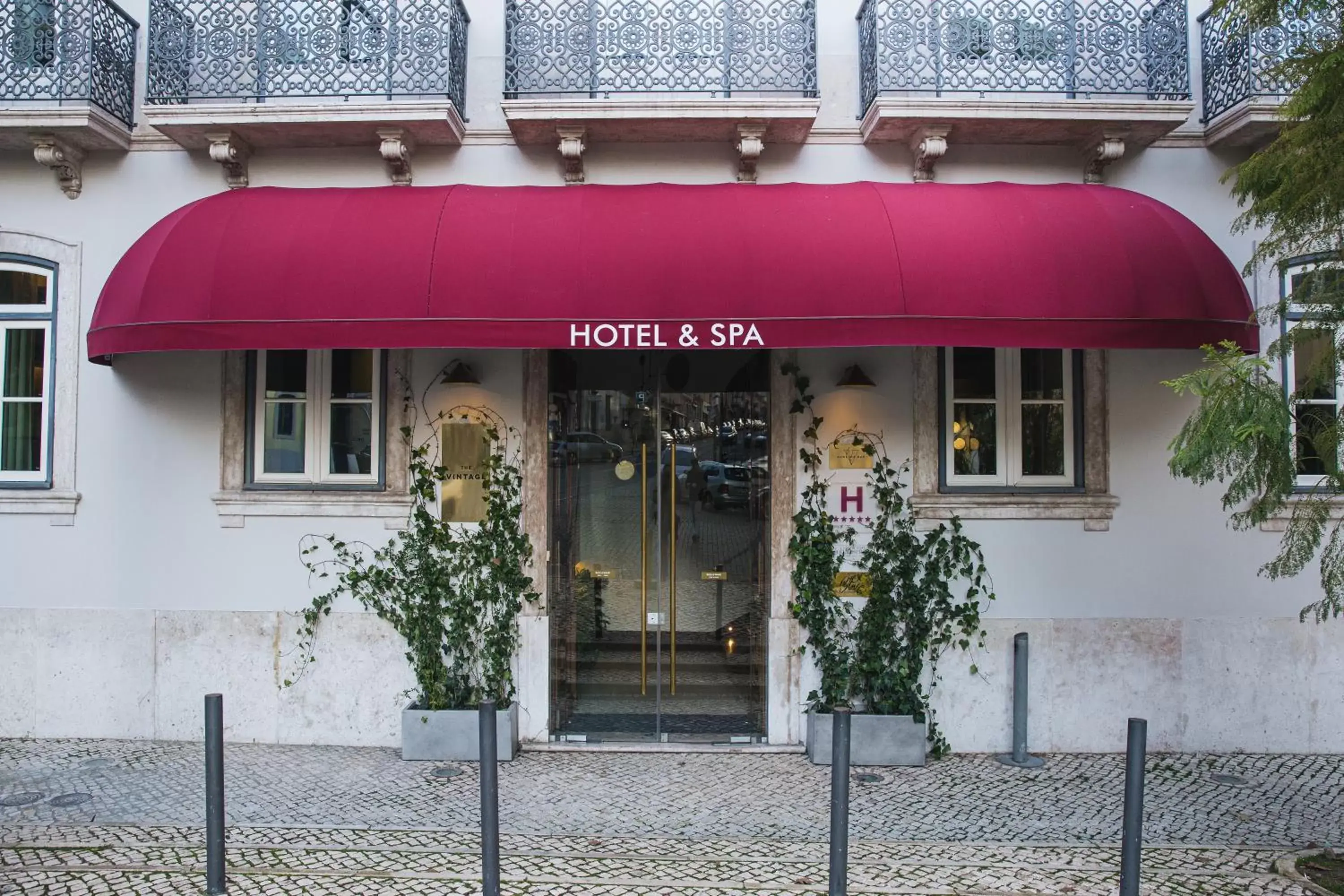 Facade/entrance in The Vintage Hotel & Spa Lisbon