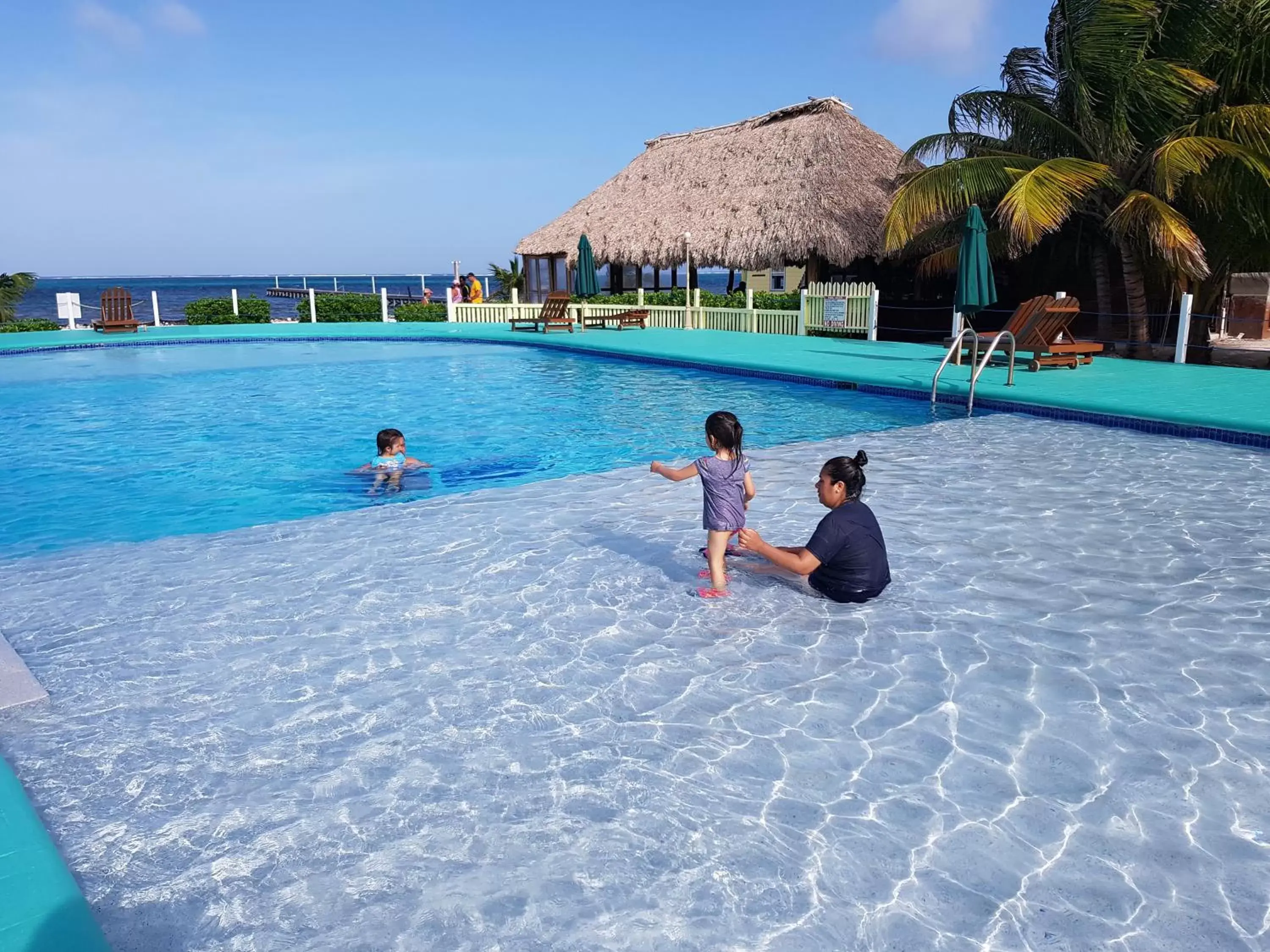 Pool view, Swimming Pool in Royal Caribbean Resort