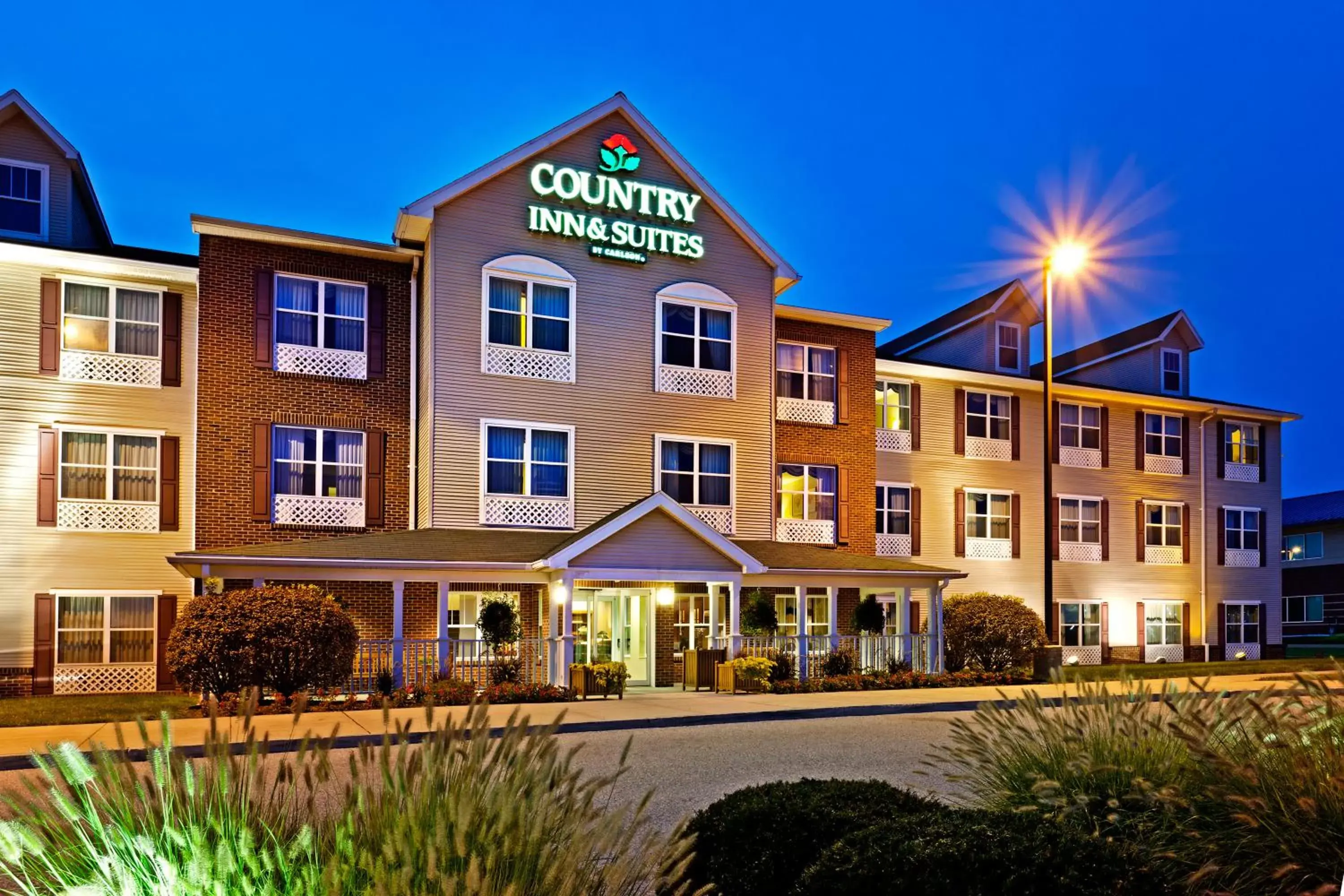 Facade/entrance, Property Building in Country Inn & Suites by Radisson, York, PA