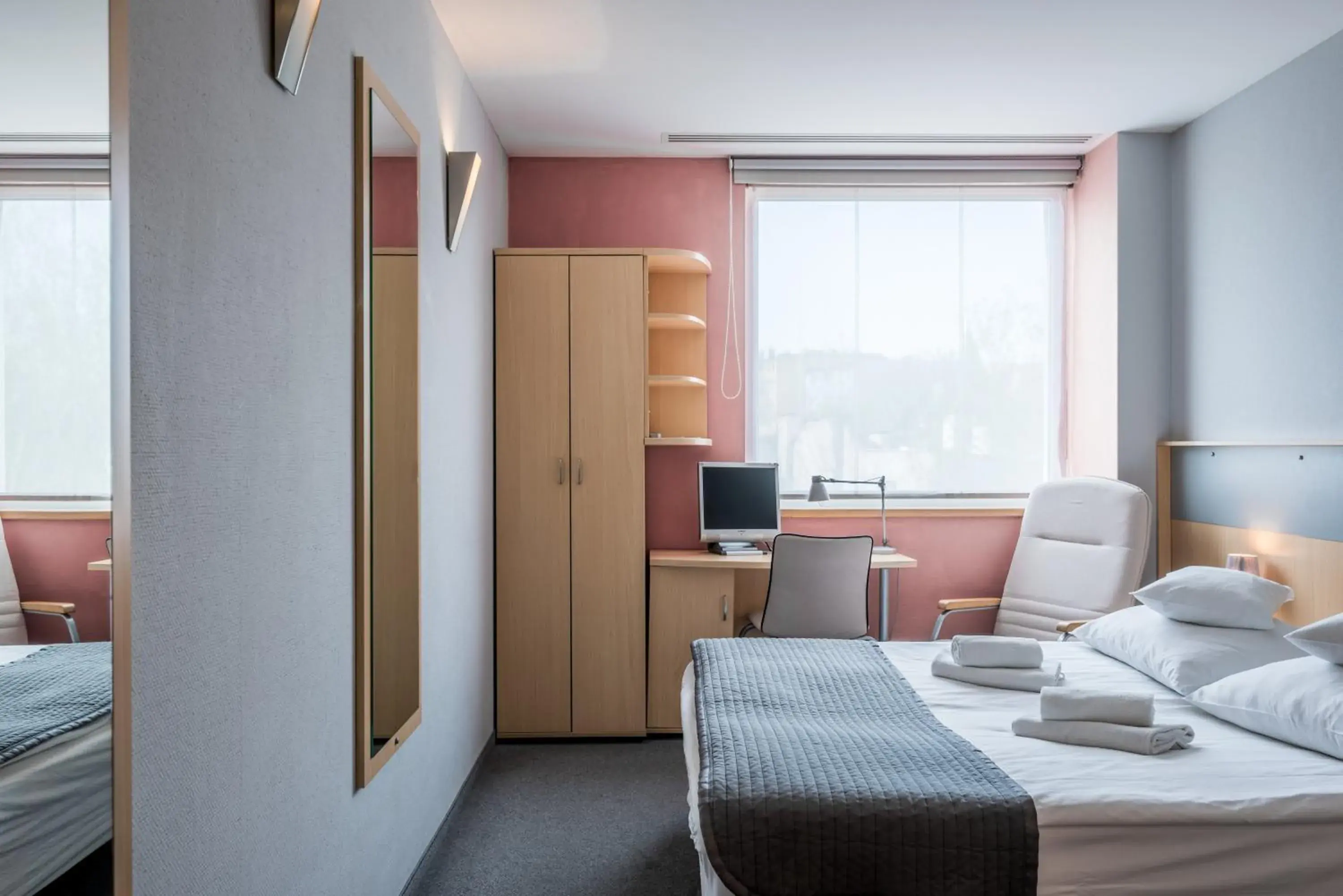 Bed, Seating Area in WEISER HOTEL