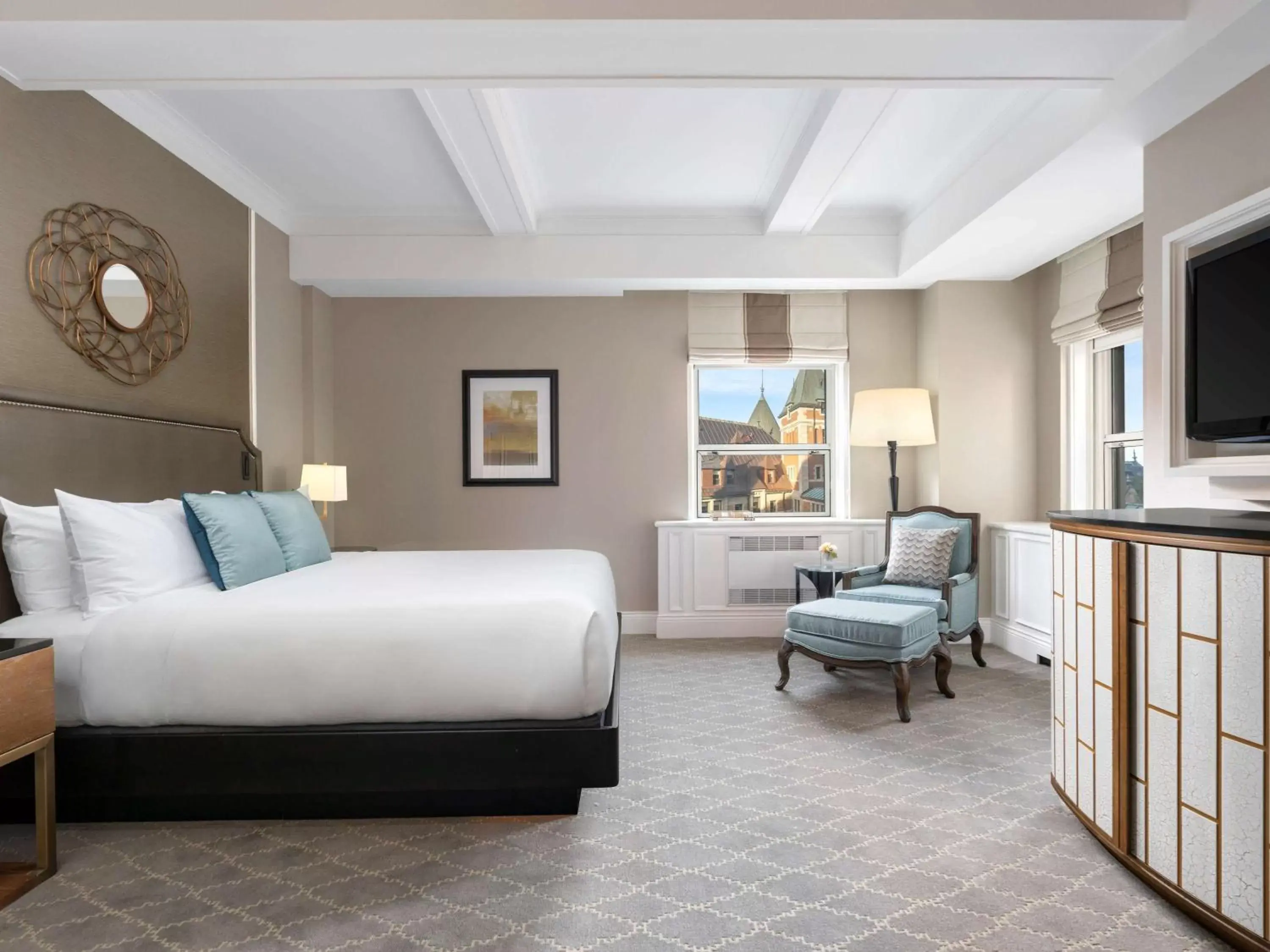 Bedroom in Fairmont Le Chateau Frontenac