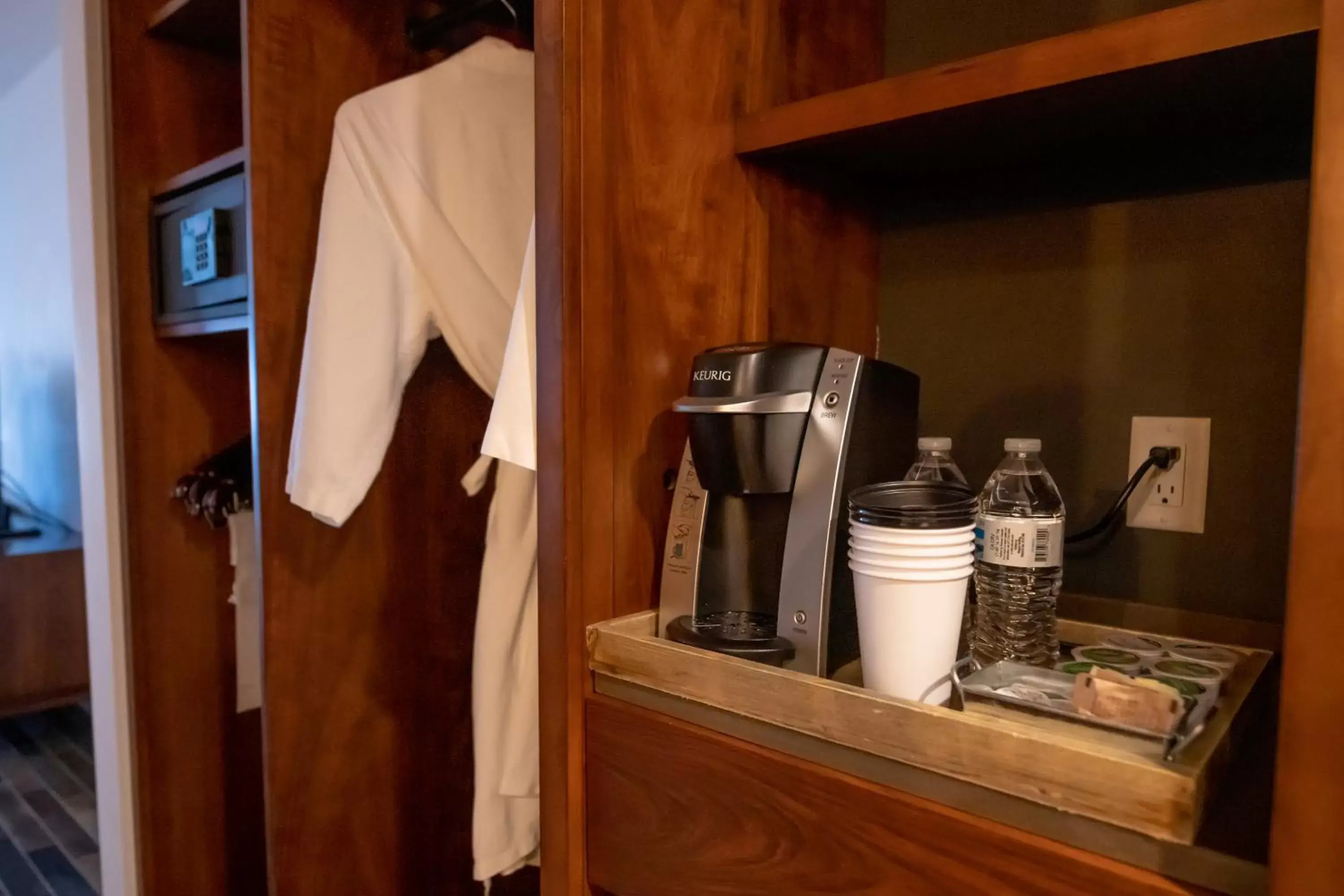 Coffee/tea facilities in The Perry Hotel & Marina Key West