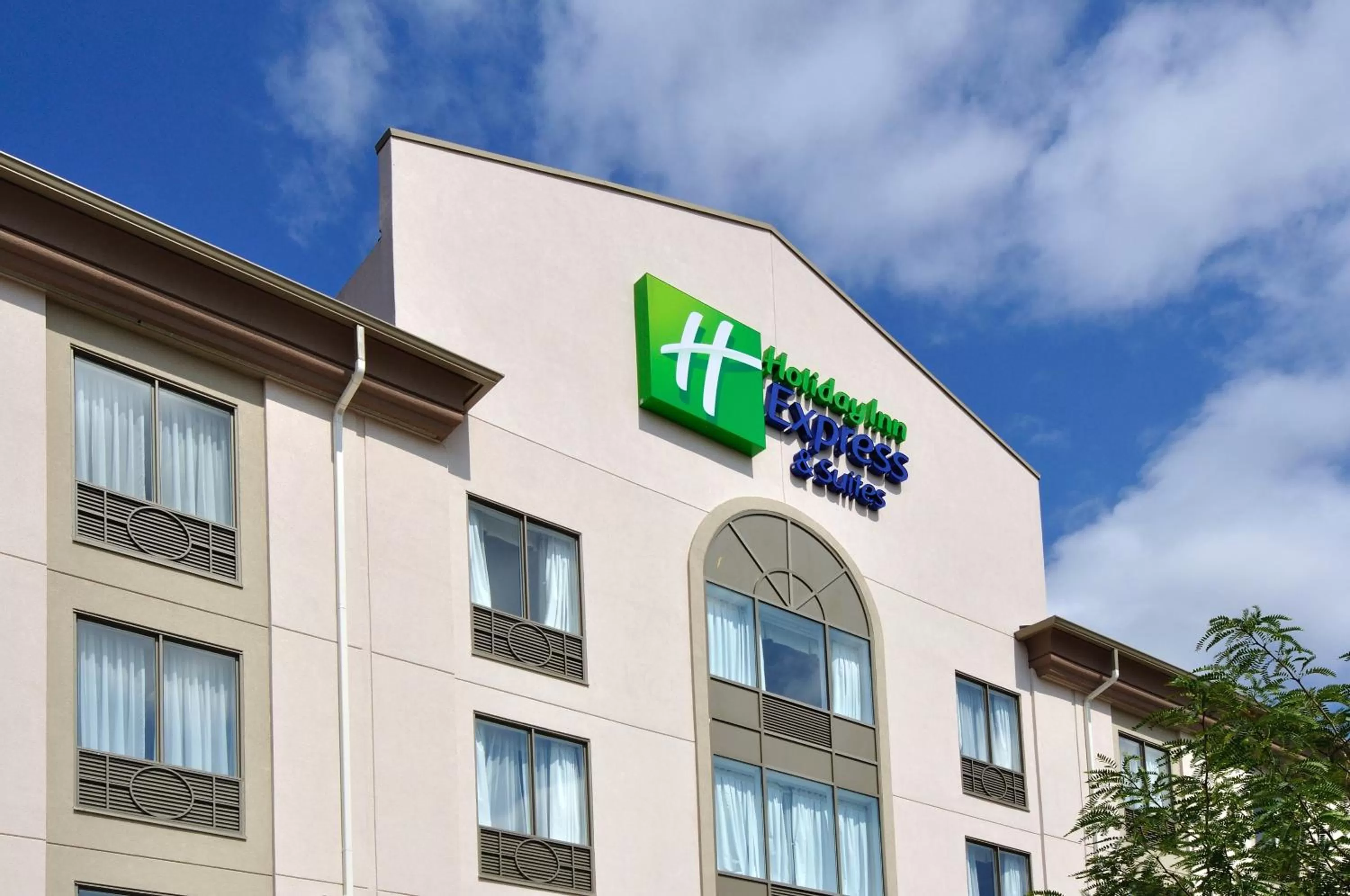 Property building in Holiday Inn Express Hotel & Suites Ottawa Airport by IHG