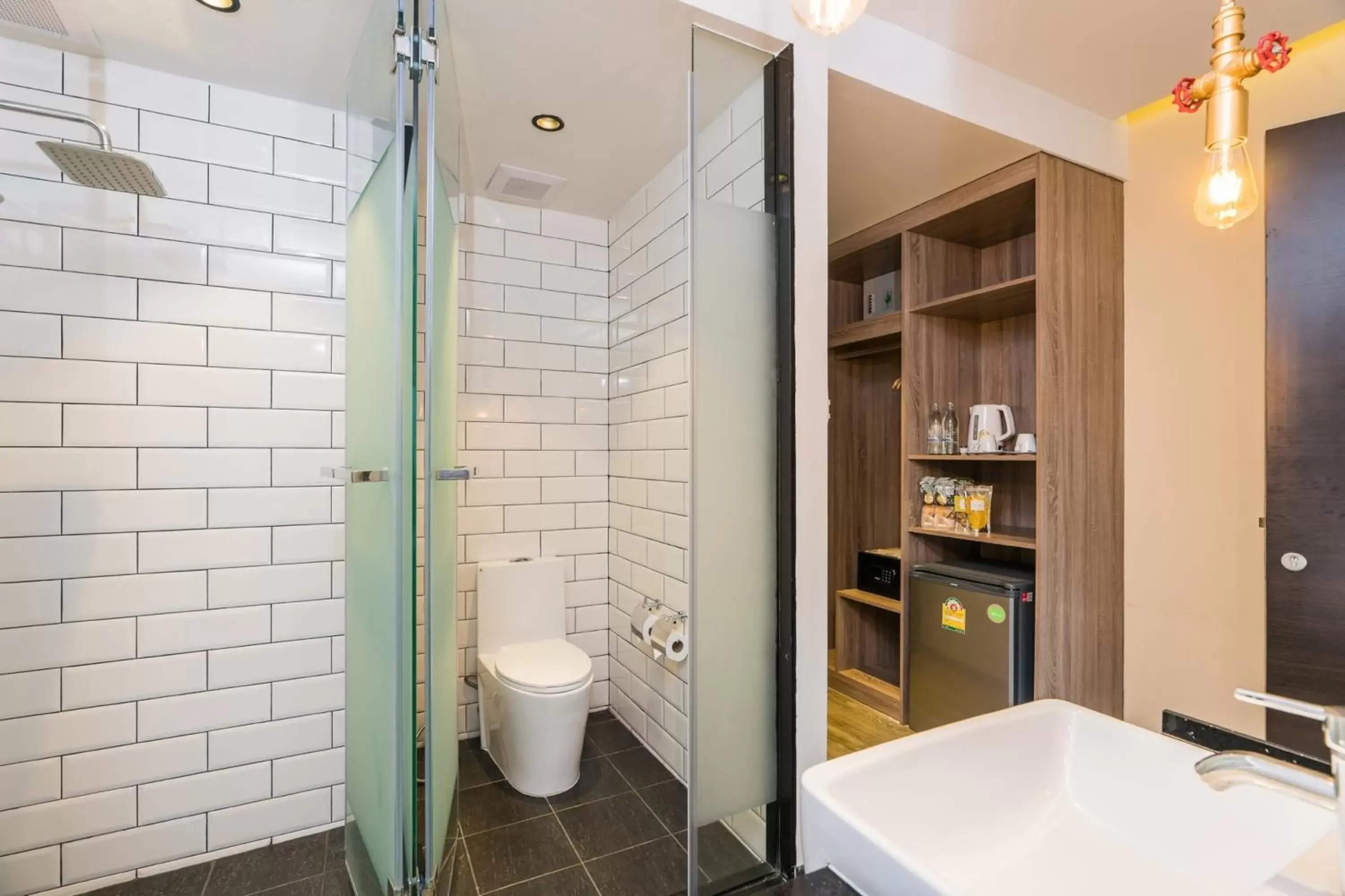Shower, Bathroom in T Pattaya Hotel SHA Extra Plus