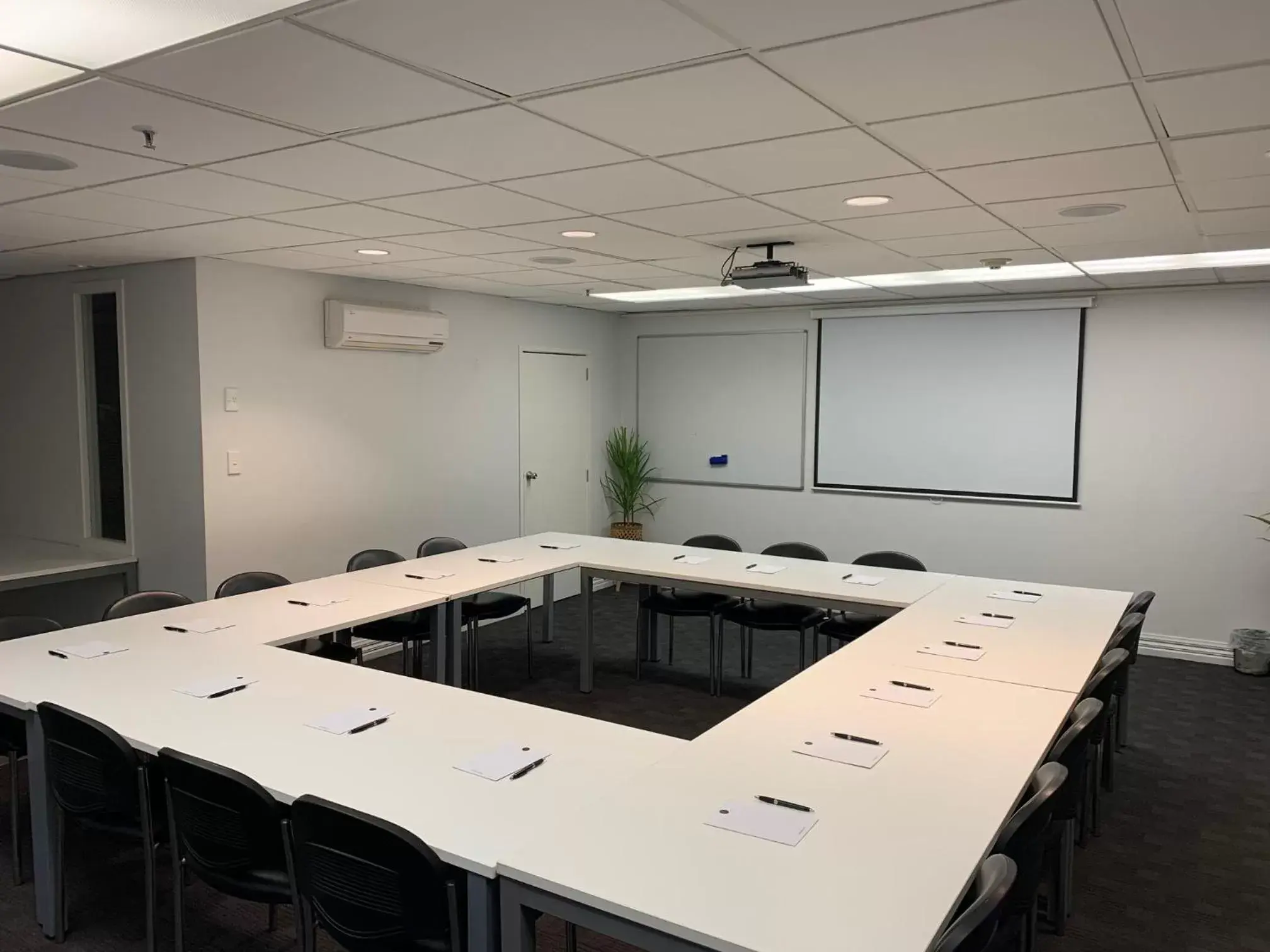 Meeting/conference room in President Hotel Auckland