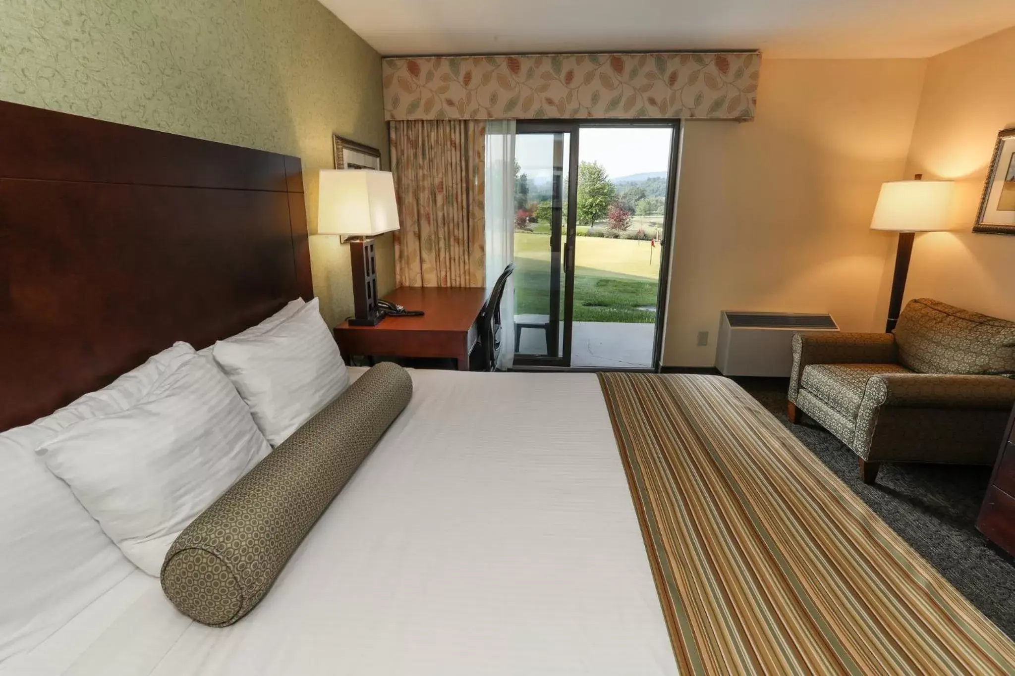 Photo of the whole room, Bed in Liberty Mountain Resort