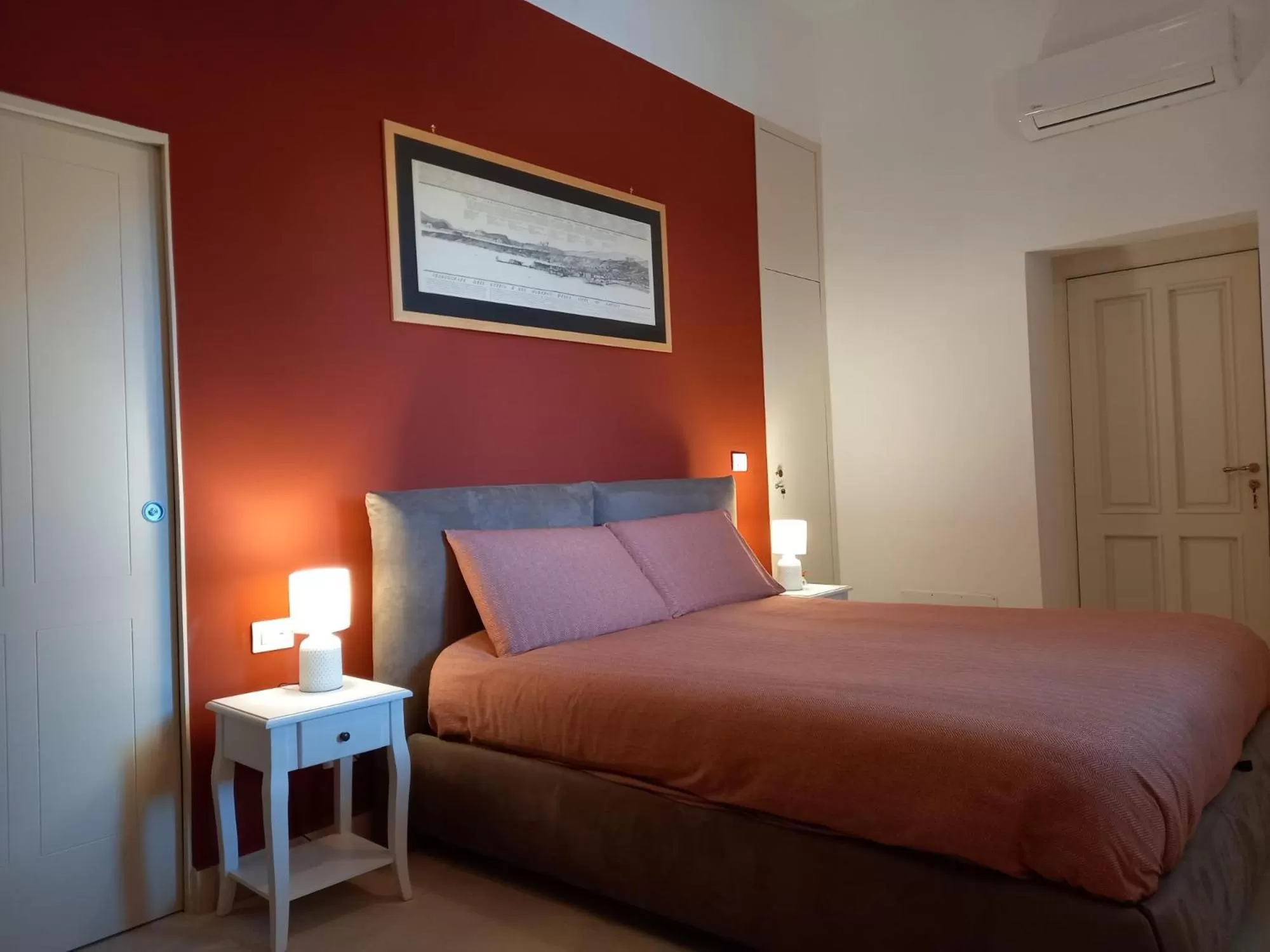 Bed in Le Petit Palais - Naples