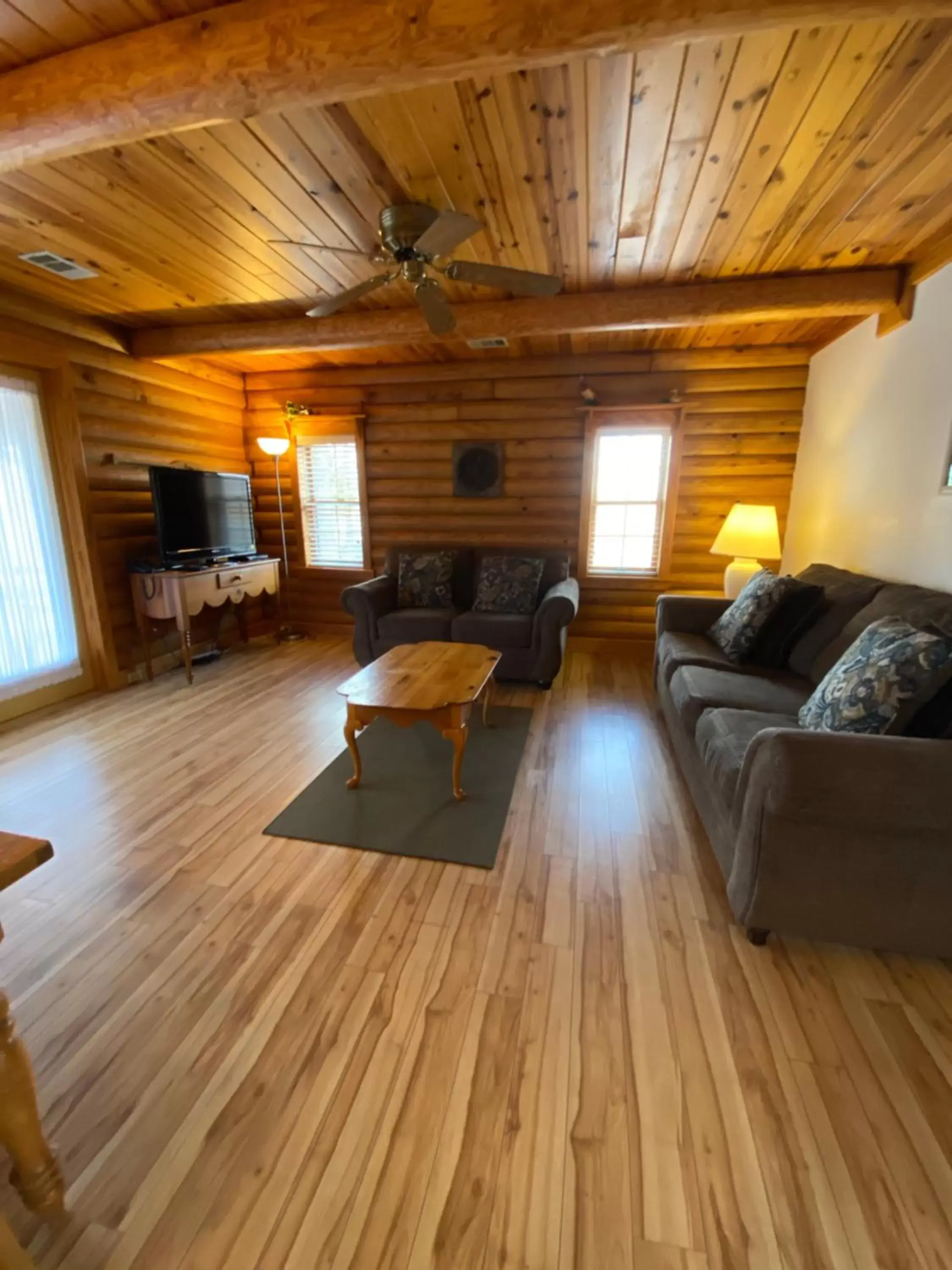 Living room, Seating Area in Crown Lake Resort & RV