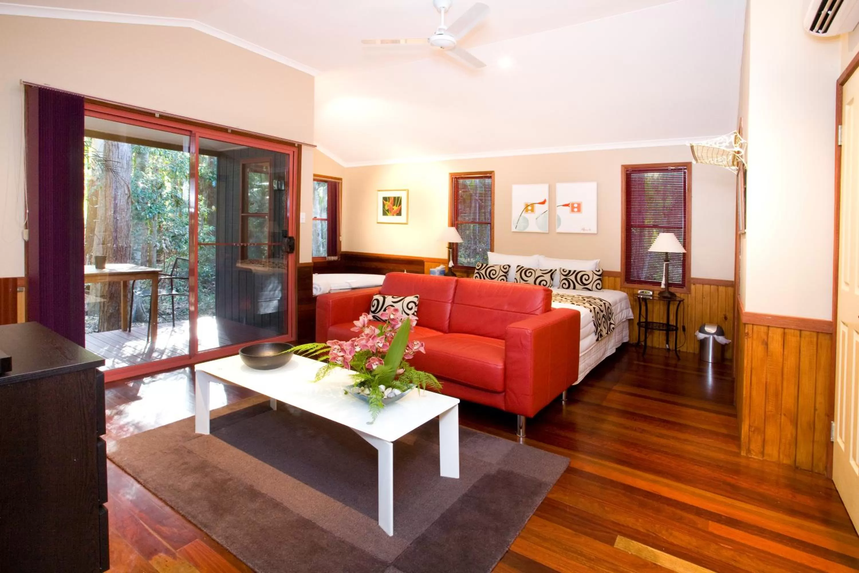 Bed in Amore On Buderim Rainforest Cabins