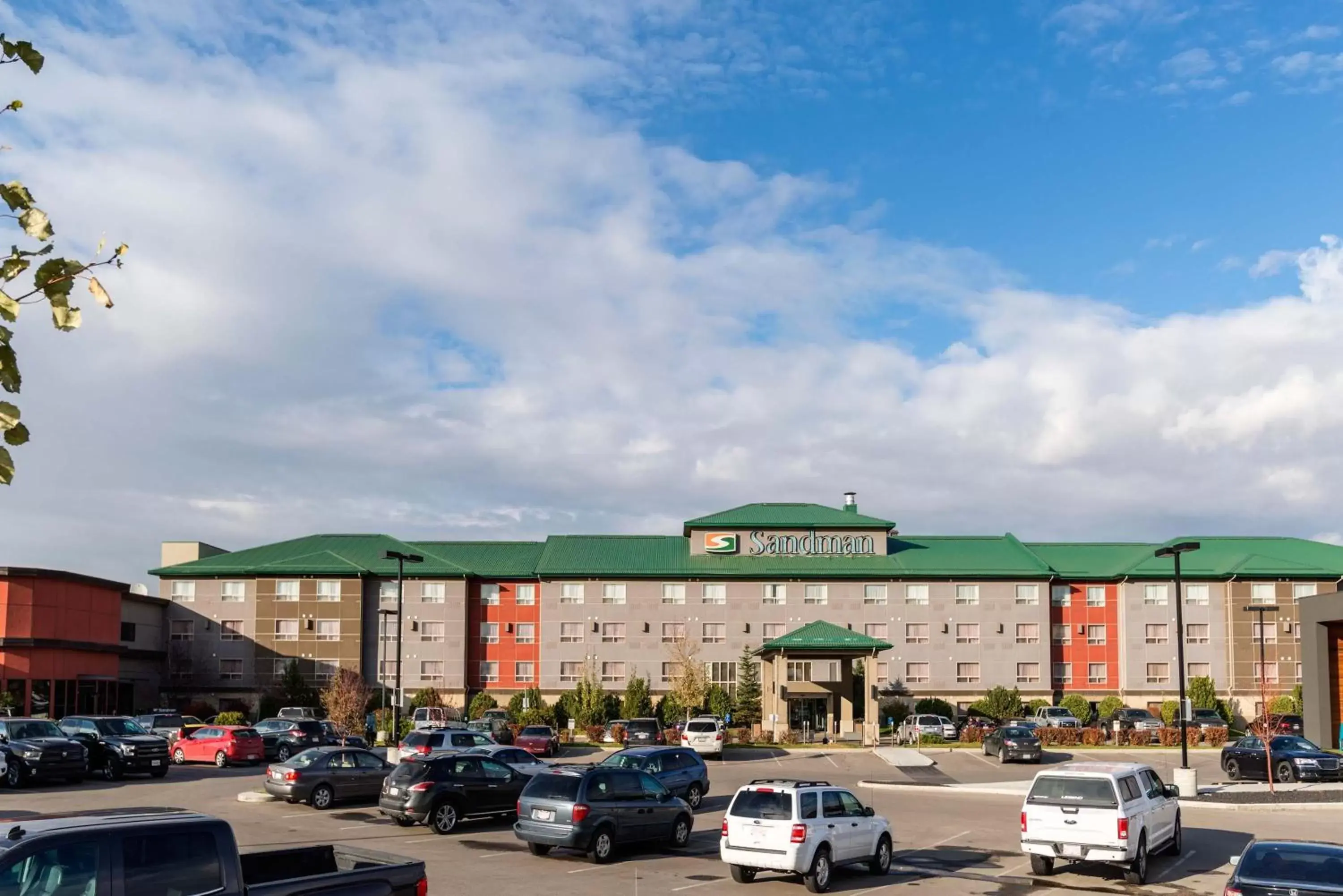 Property Building in Sandman Hotel Calgary Airport