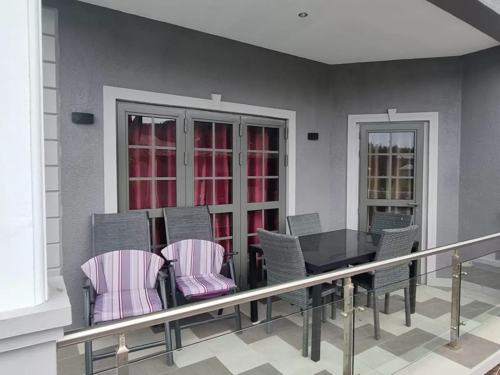 Deluxe Double Room (2 Adults + 1 Child) in Phoenix Apartments Deluxe Double Room (2 Adults + 1 Child) in Phoenix Apartments