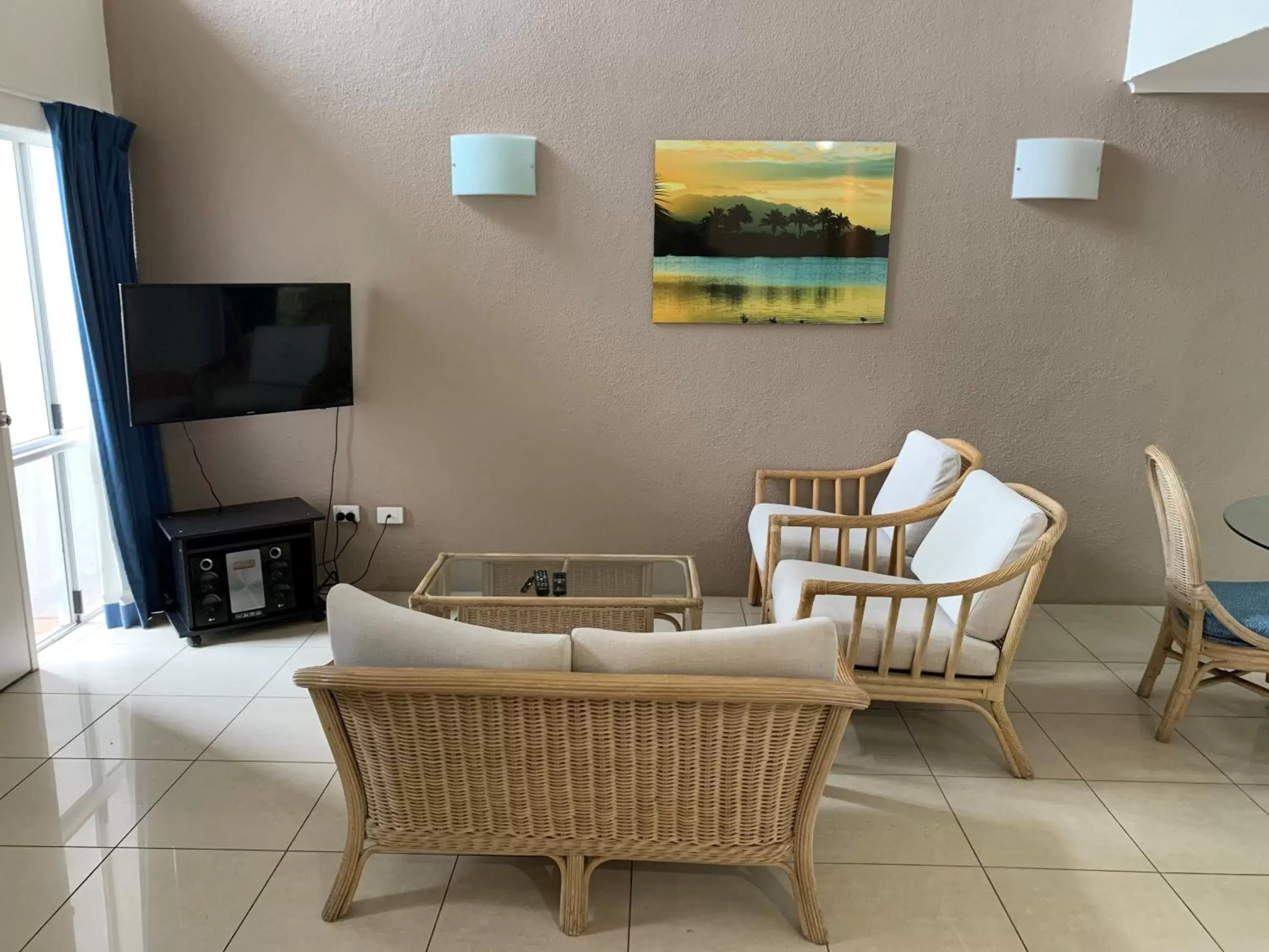 Living room, Seating Area in Reef Resort Villas Port Douglas