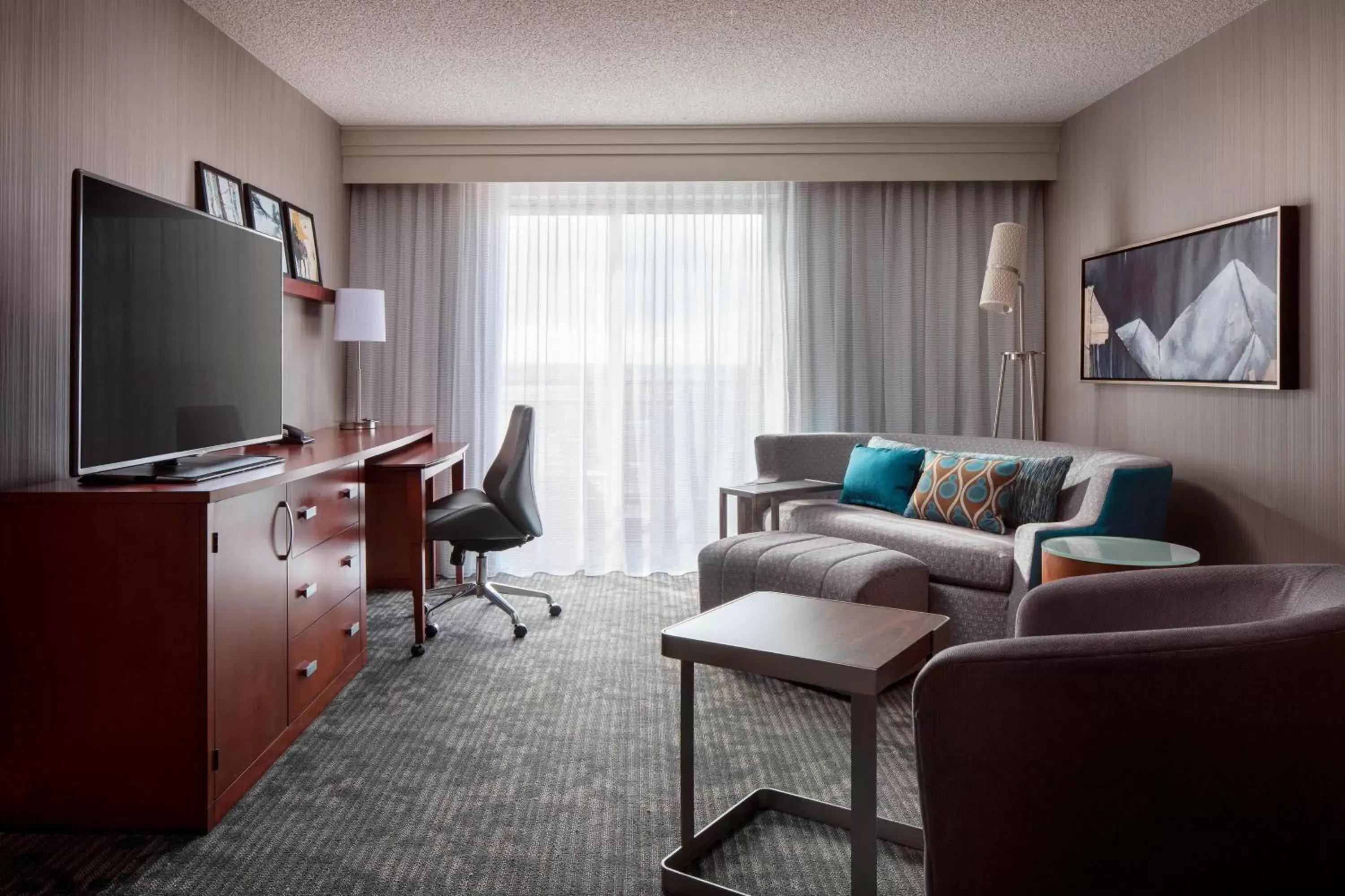 Living room, Seating Area in Courtyard by Marriott Denver Airport