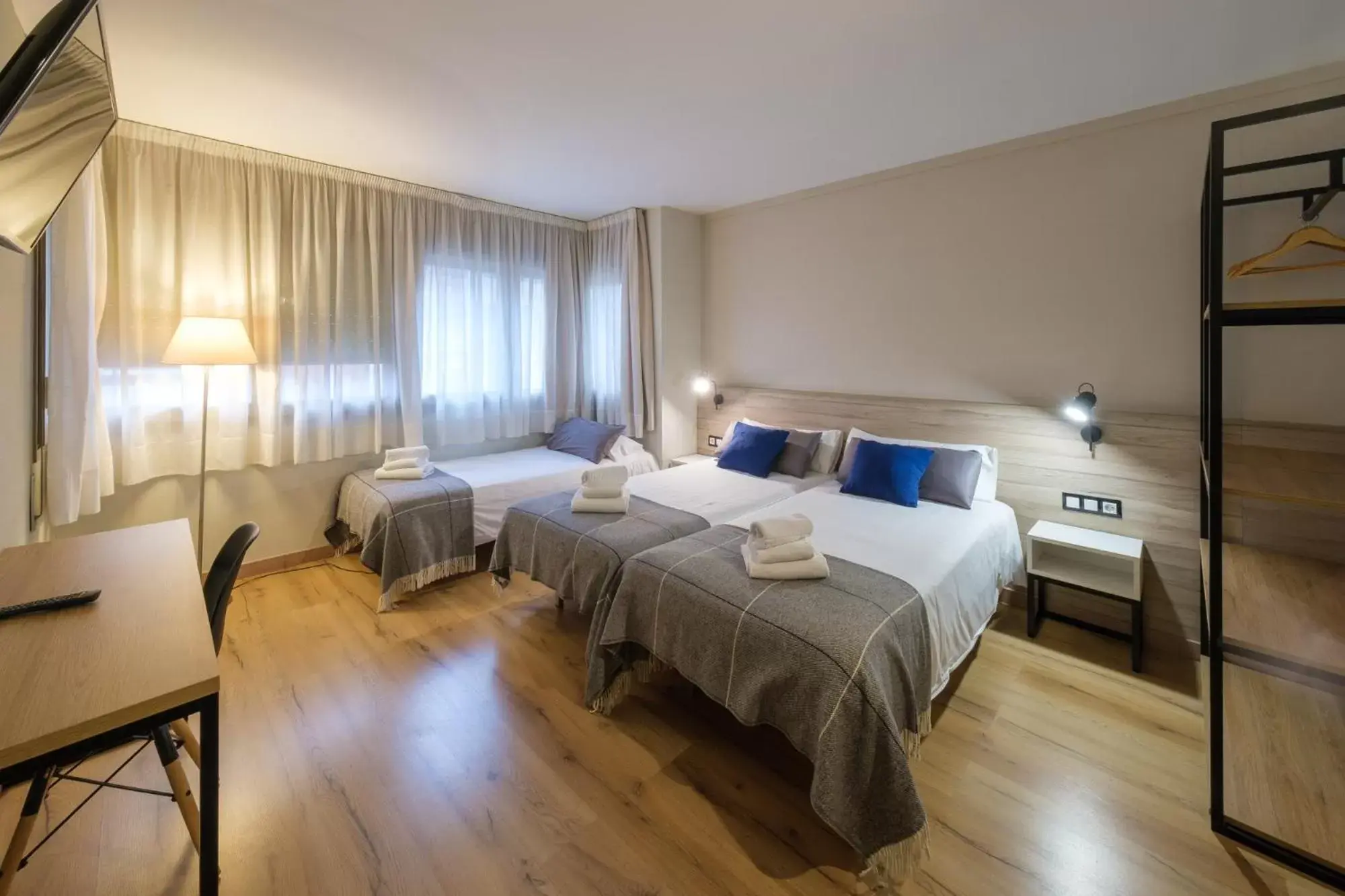 Bed in Hotel Torres Manlleu