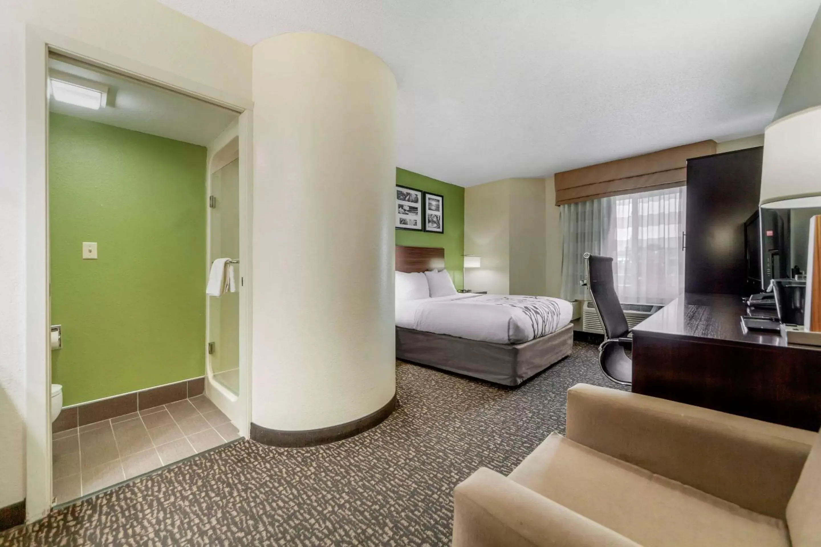 Photo of the whole room in Sleep Inn & Suites Omaha Airport