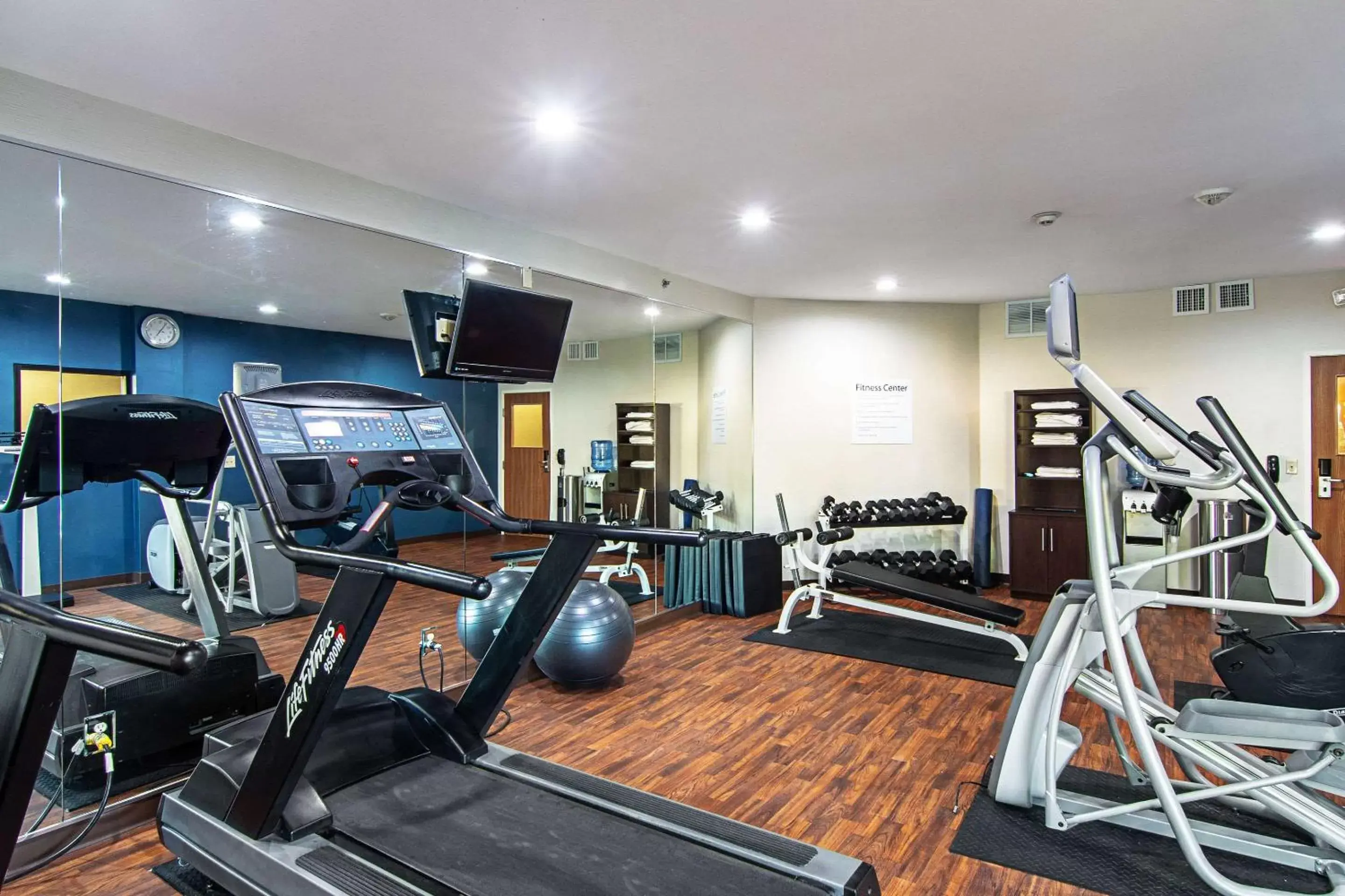 Fitness centre/facilities, Fitness Center/Facilities in Comfort Suites NW Dallas Near Love Field