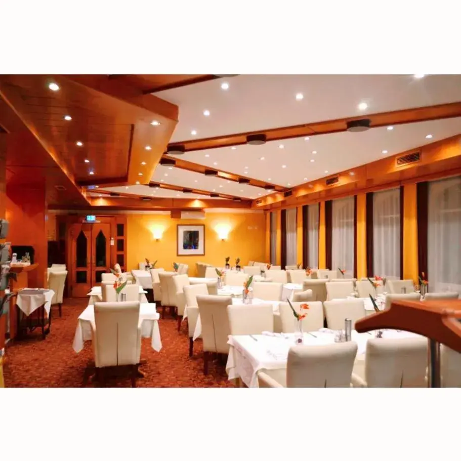 Restaurant/places to eat, Banquet Facilities in Hotel Aragia