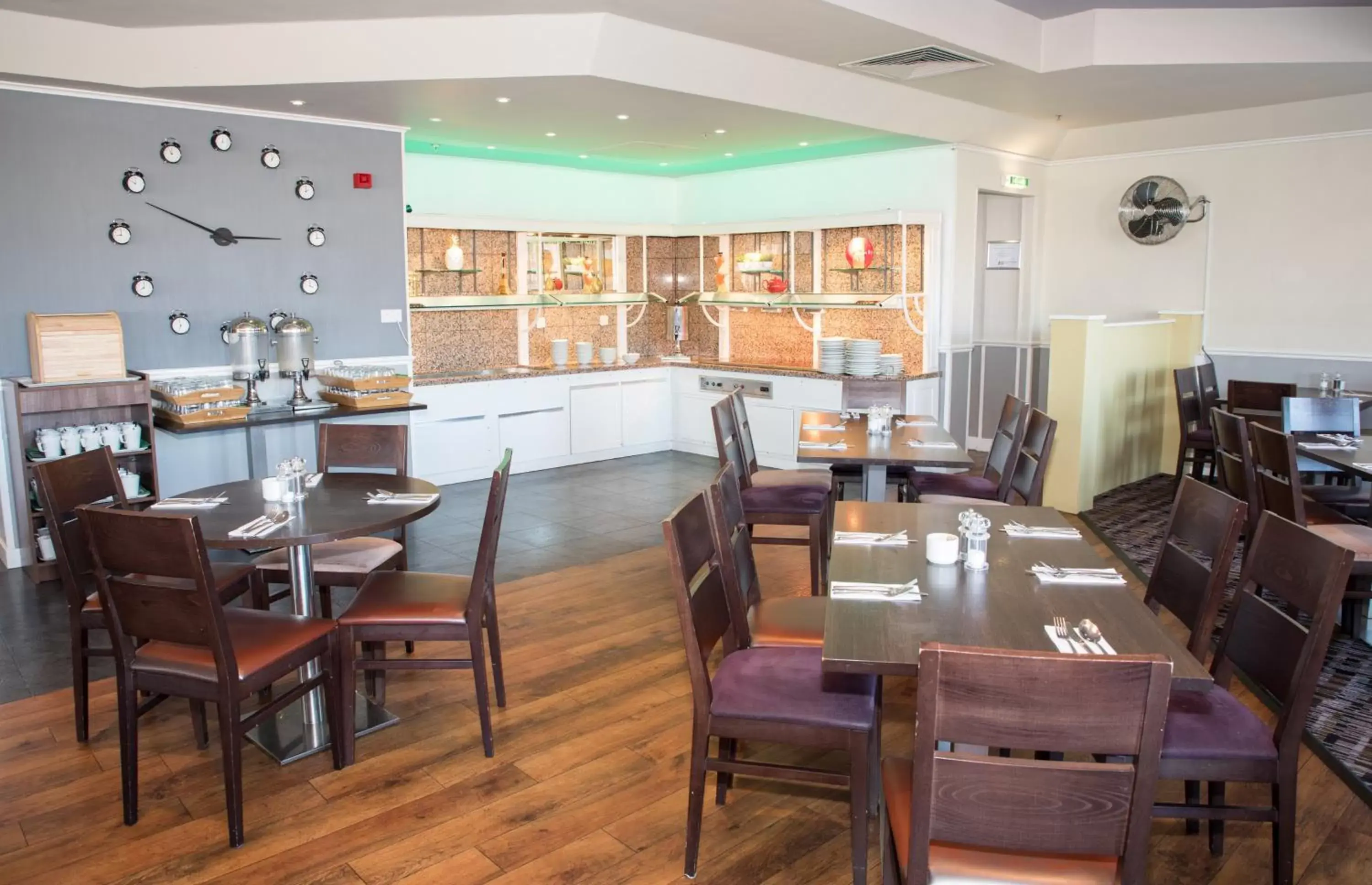Breakfast, Restaurant/Places to Eat in Holiday Inn Slough Windsor, an IHG Hotel