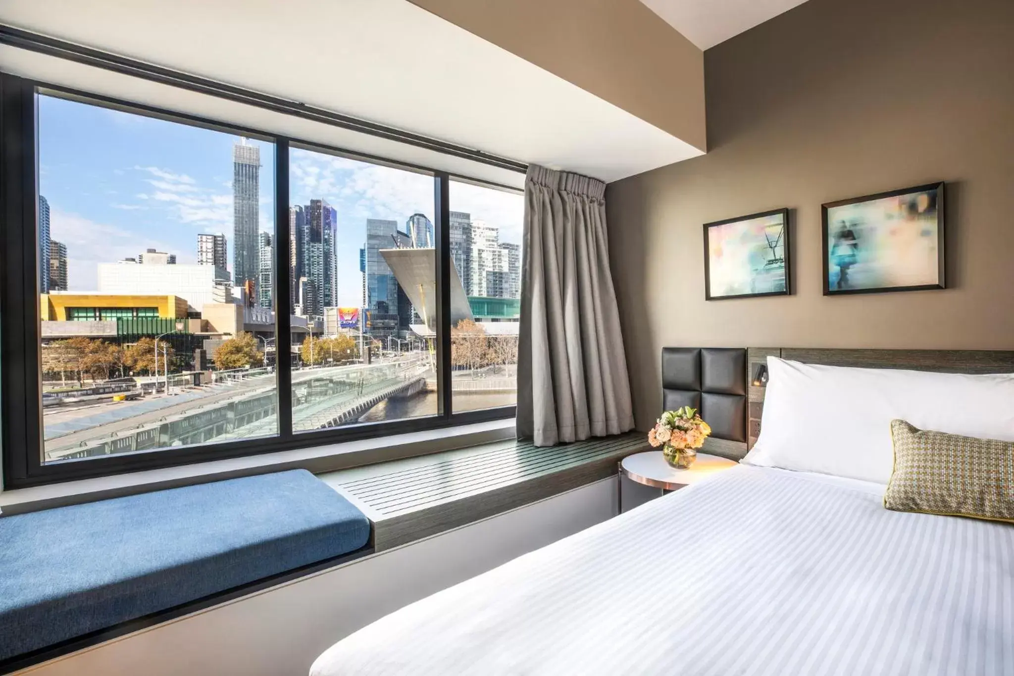 Photo of the whole room, Bed in Crowne Plaza Melbourne, an IHG Hotel