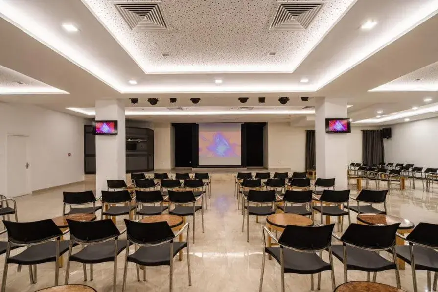 Meeting/conference room in Dar Khayam