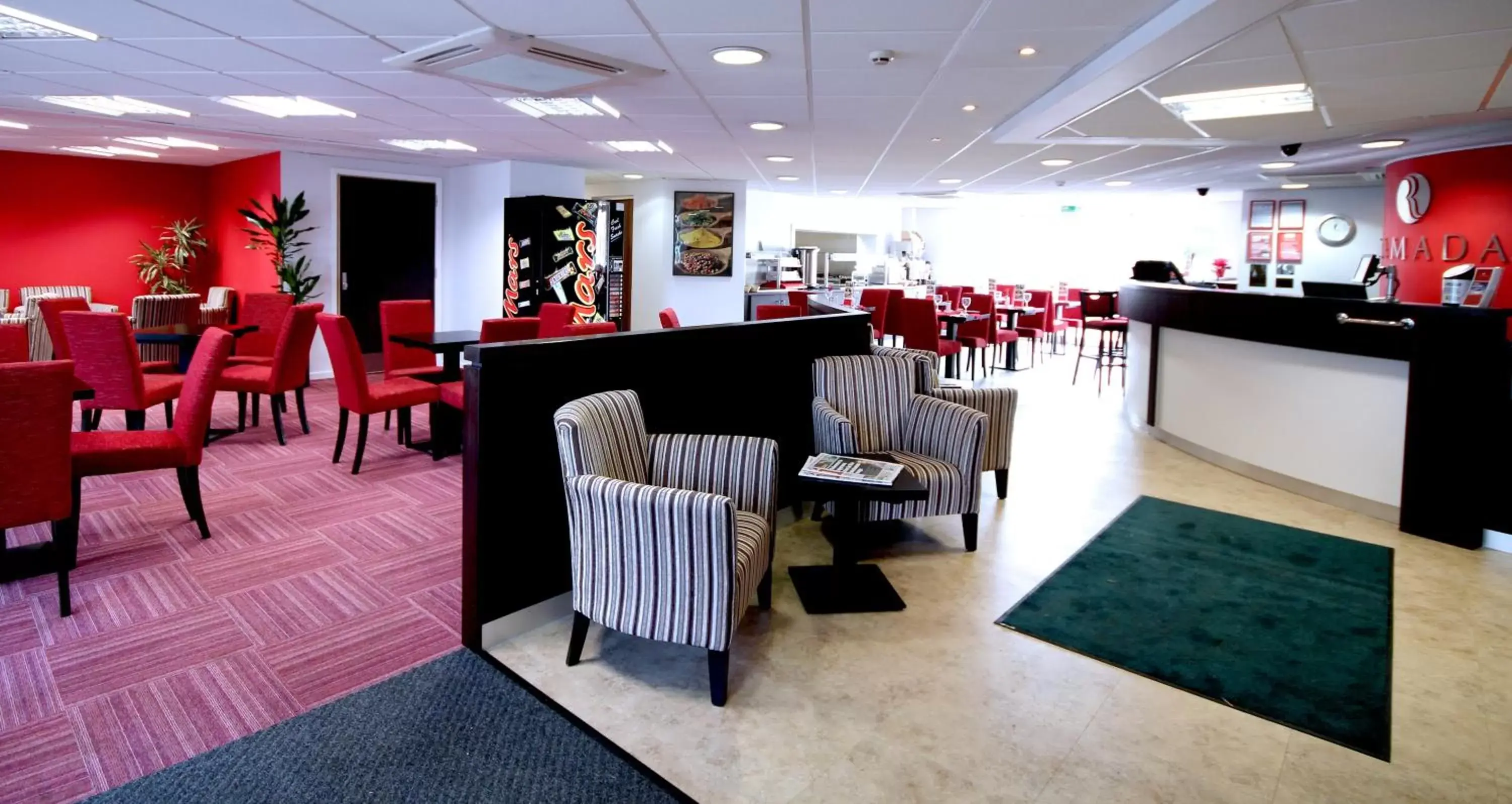 Lounge or bar in Ramada London Stansted Airport