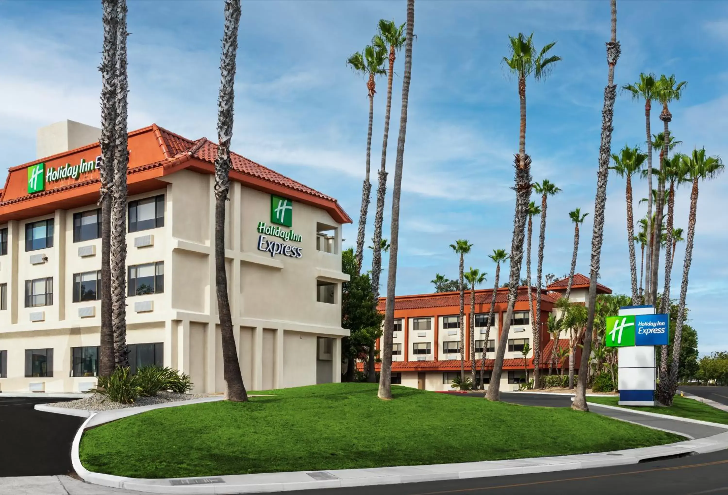 Property Building in Holiday Inn Express San Diego - La Mesa, an IHG Hotel