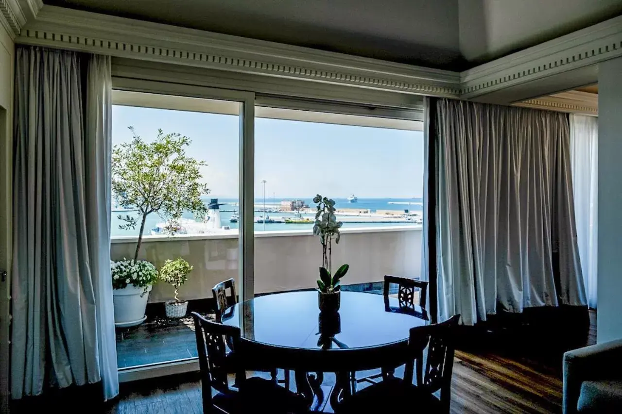 Balcony/Terrace, Dining Area in Grand Hotel Palace