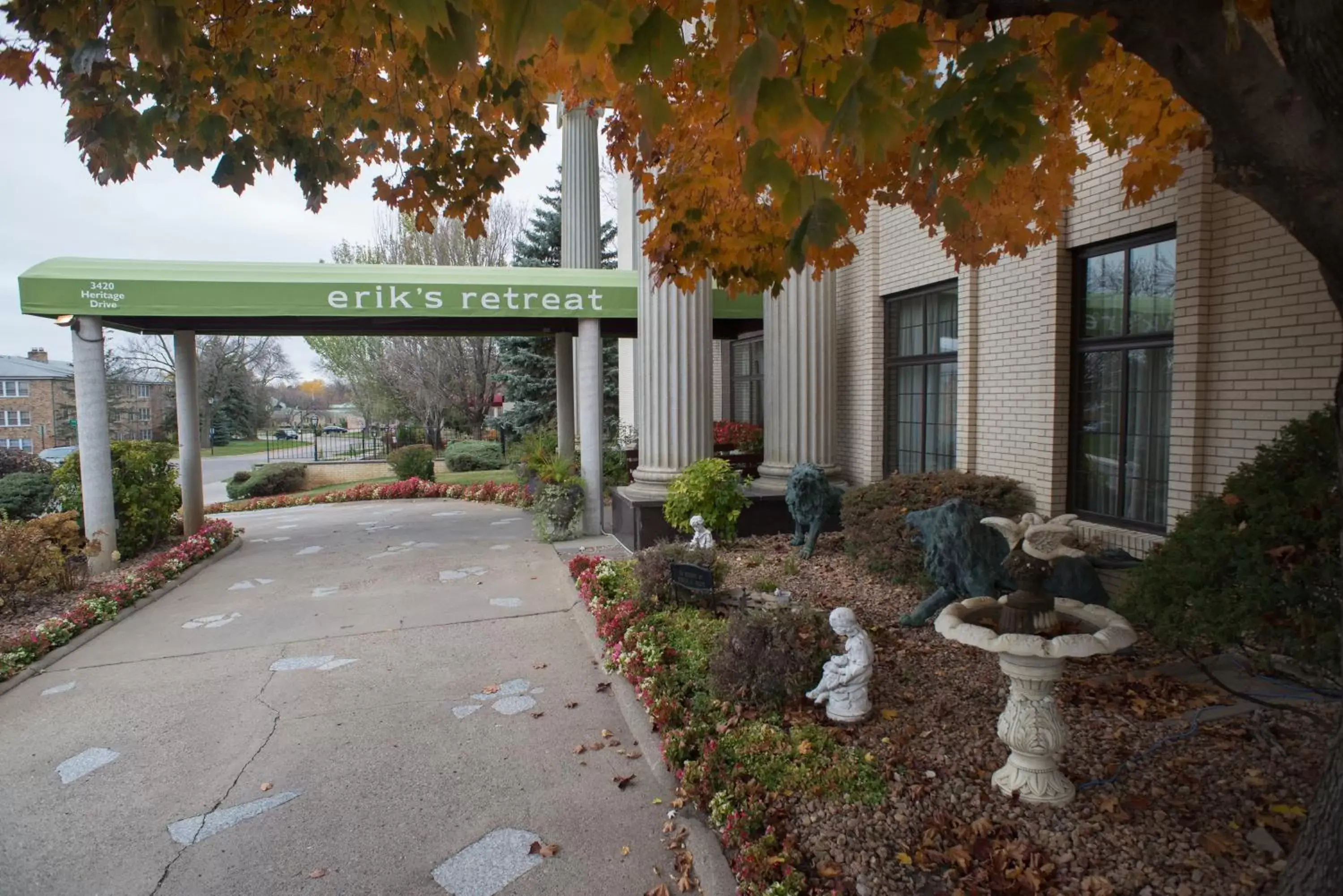 Facade/entrance in Erik's Retreat