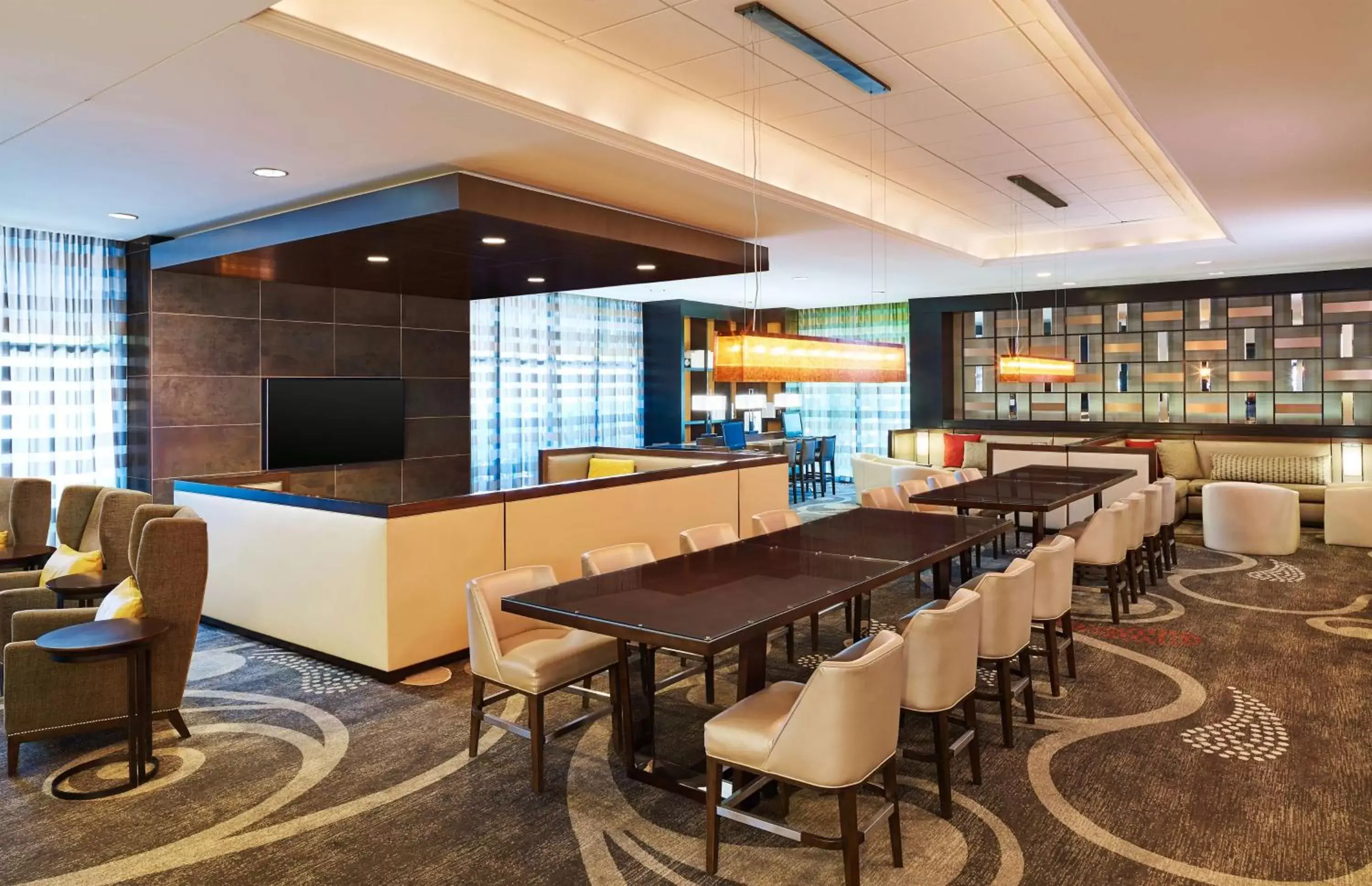 Lobby or reception in Hilton Kansas City Airport