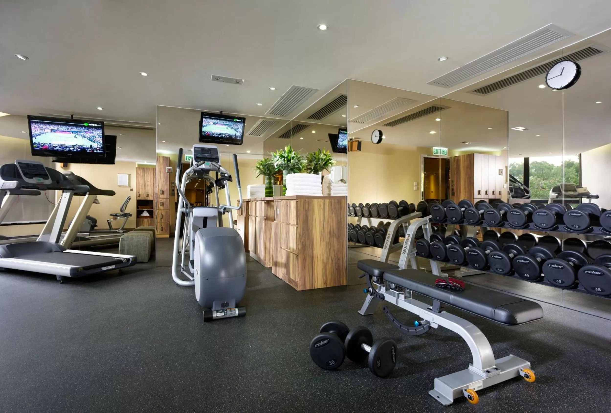 Fitness centre/facilities in The Harbourview - Chinese YMCA of Hong Kong
