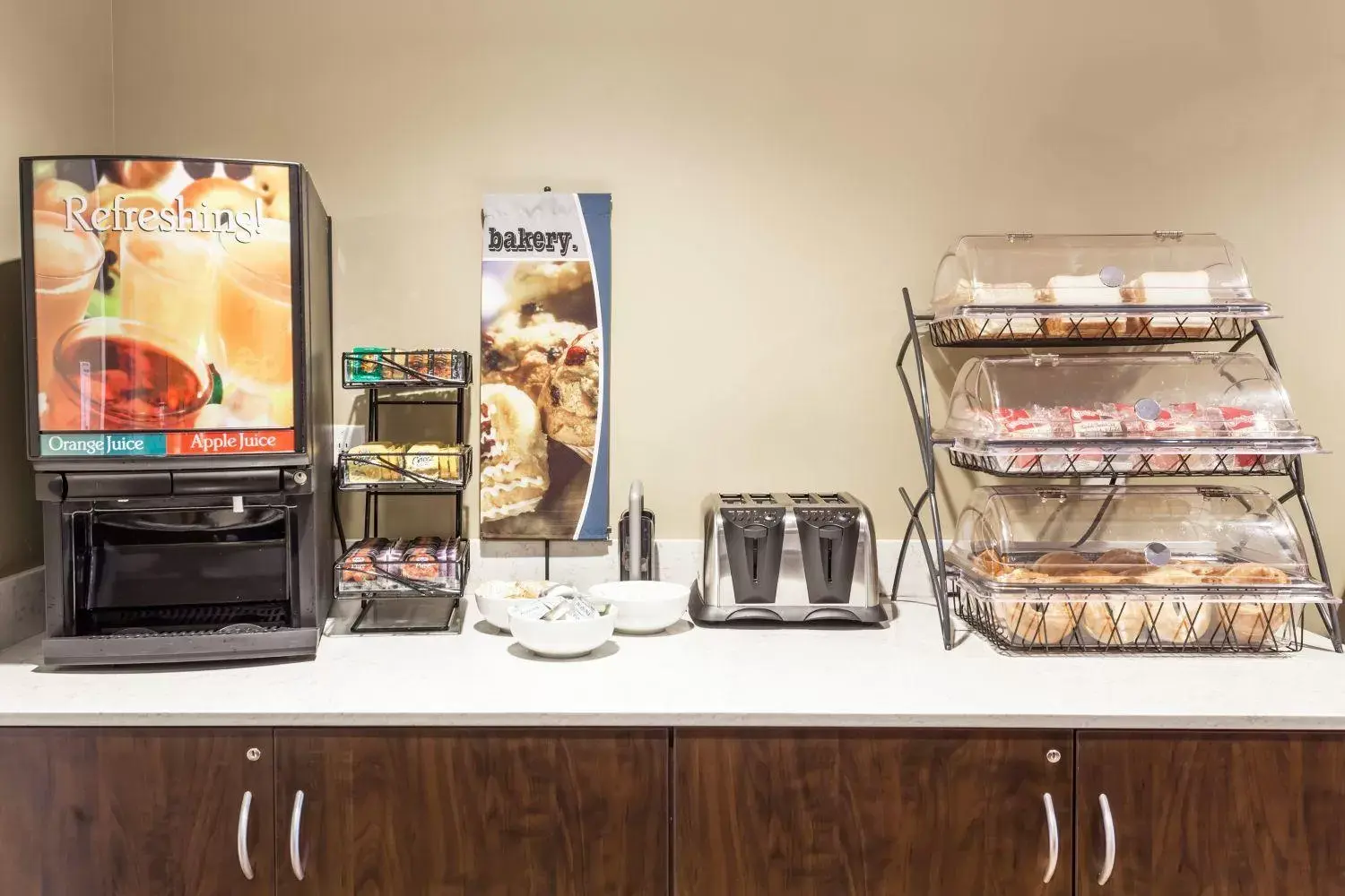 Continental breakfast in Microtel Inn & Suites by Wyndham - Timmins Continental breakfast in Microtel Inn & Suites by Wyndham - Timmins