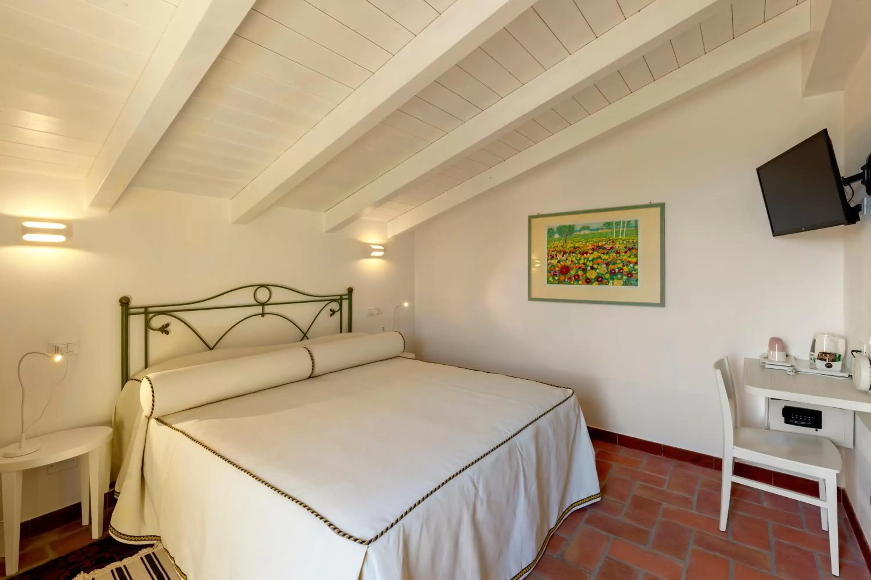 Photo of the whole room, Bed in Le Ginestre