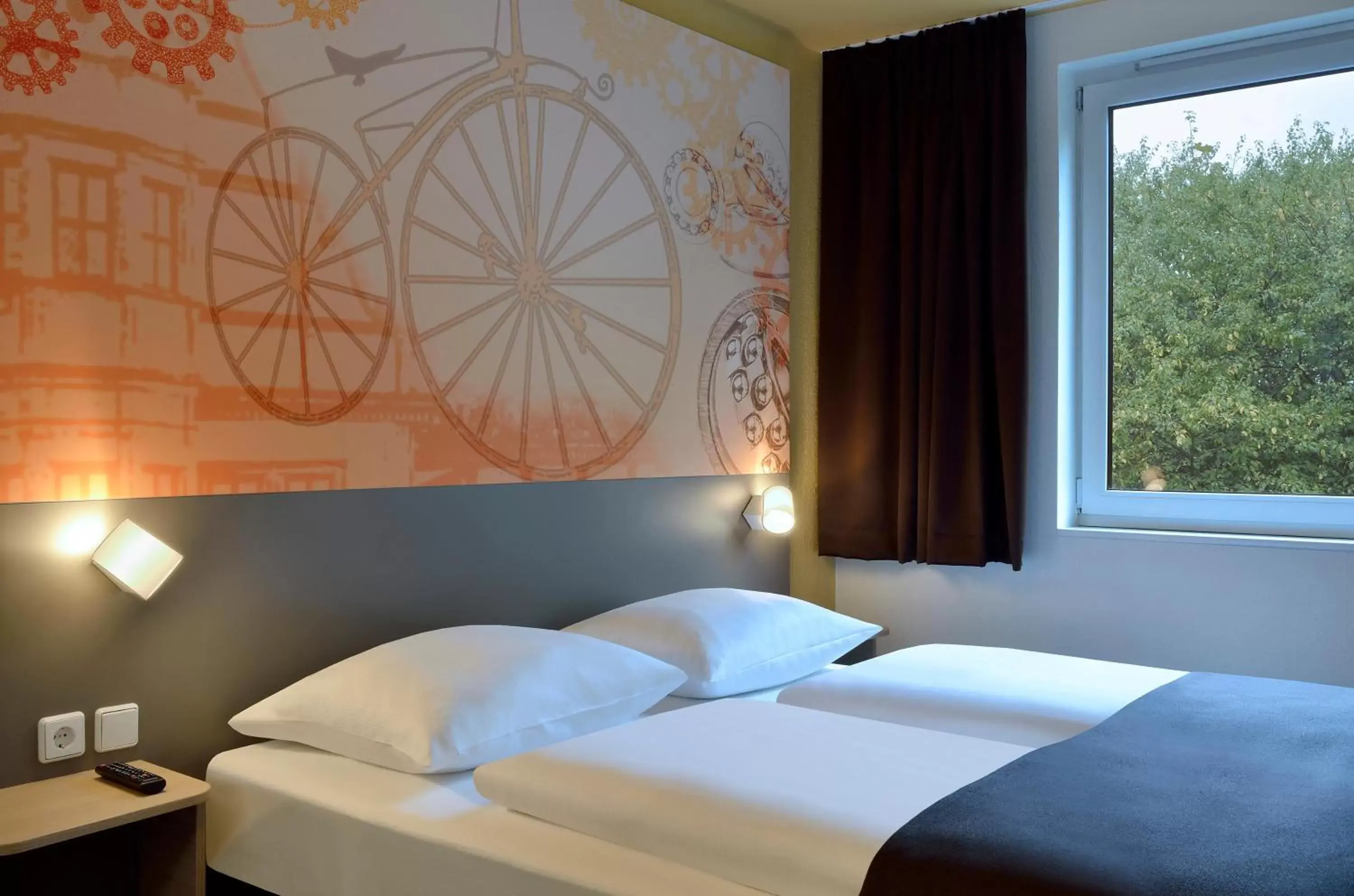 Photo of the whole room, Bed in B&B Hotel Schweinfurt-Süd