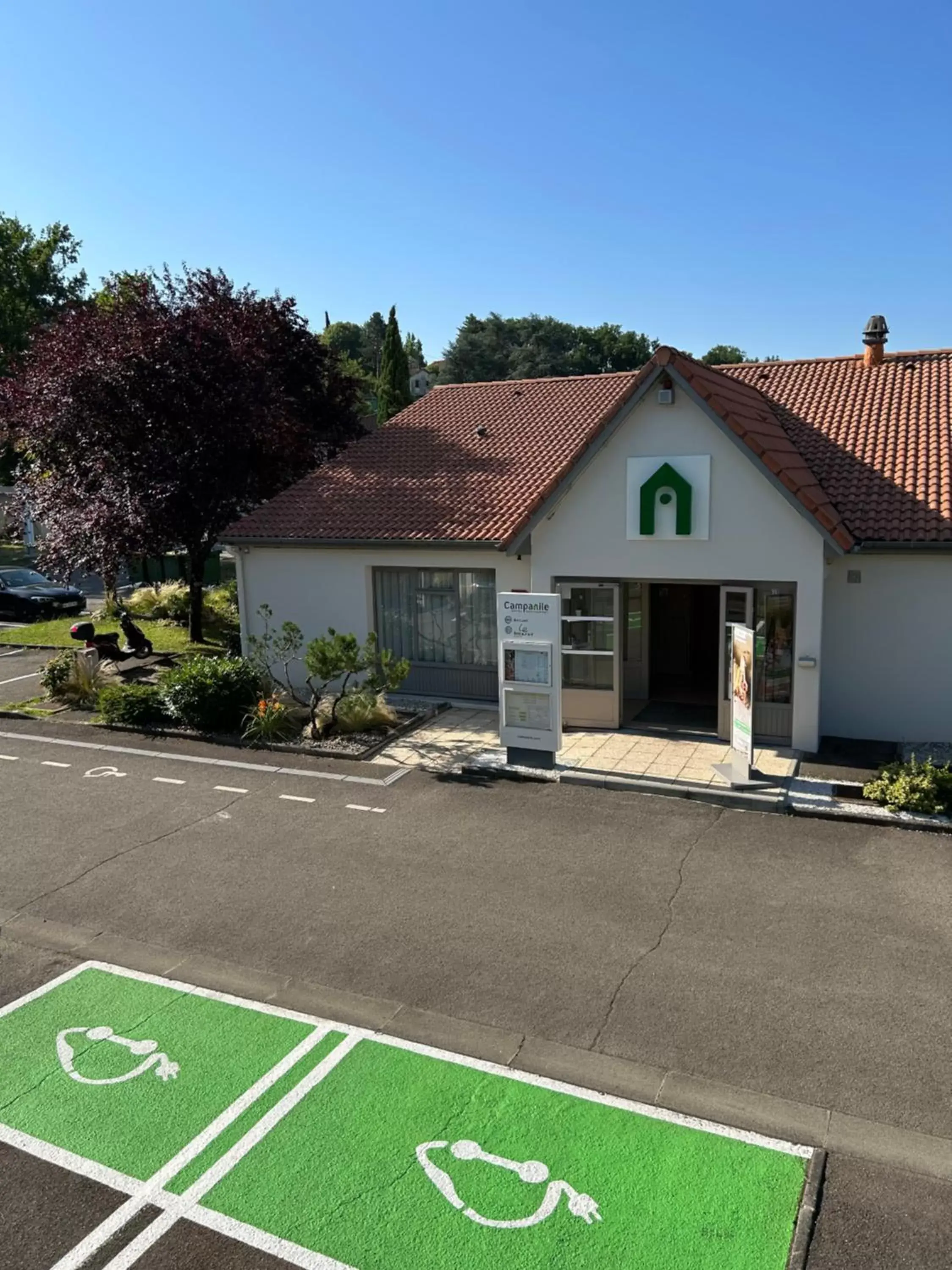 Property Building in Hôtel Campanile Cahors