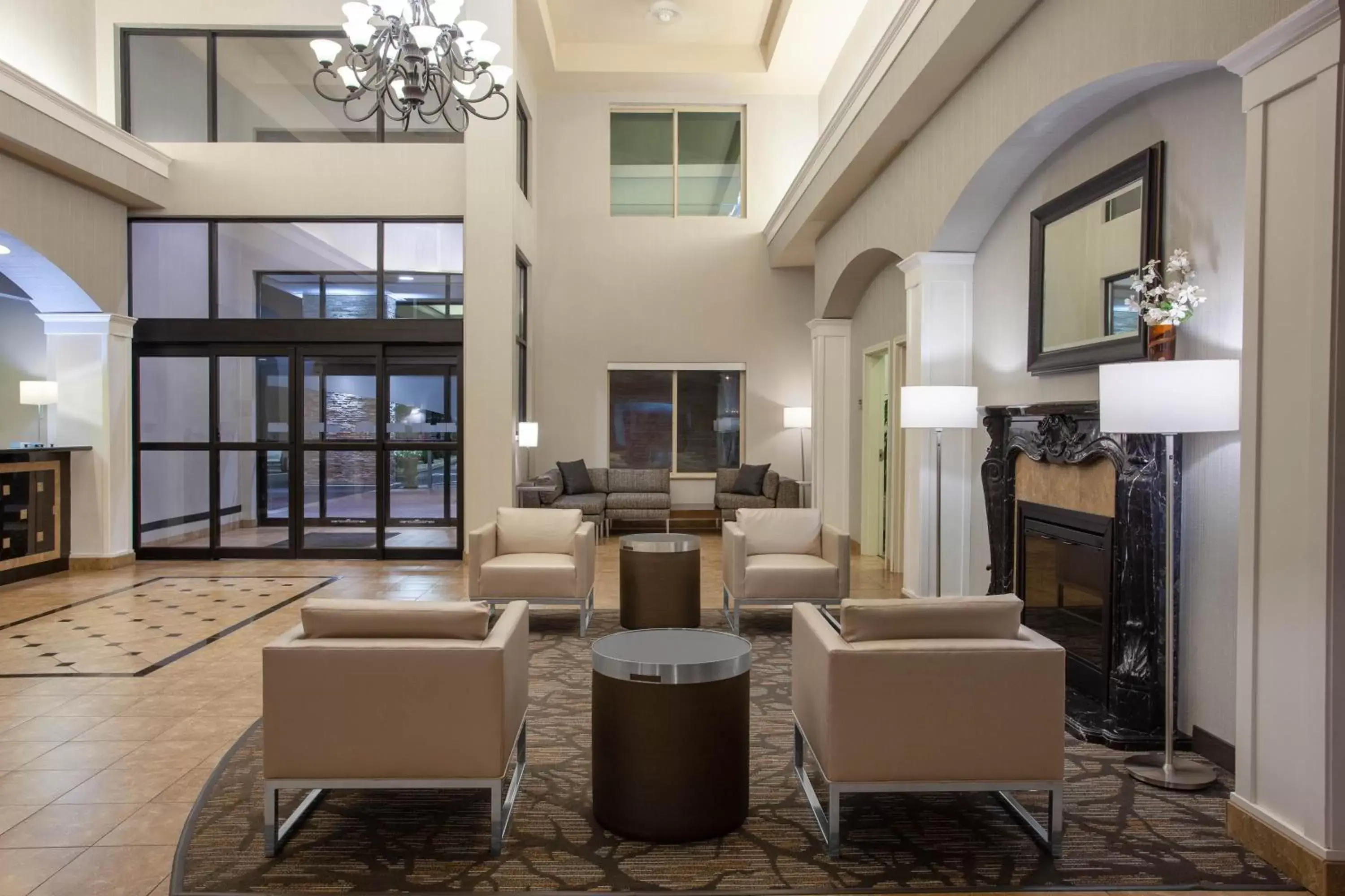 Lobby or reception, Lounge/Bar in Wingate by Wyndham Moses Lake
