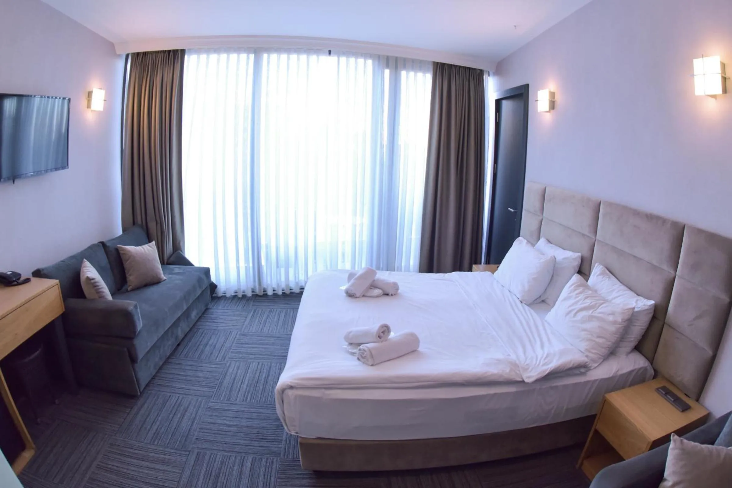 Photo of the whole room, Bed in Taksim Hotel V Plus