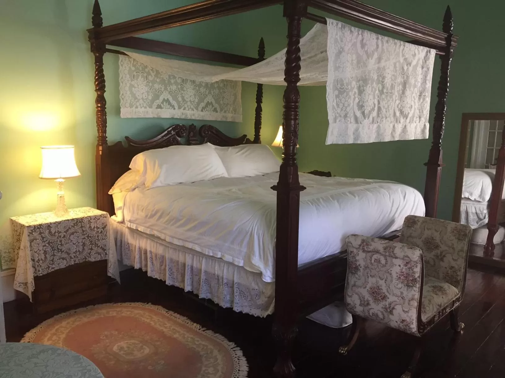 Photo of the whole room, Bed in 1872 Denham Inn