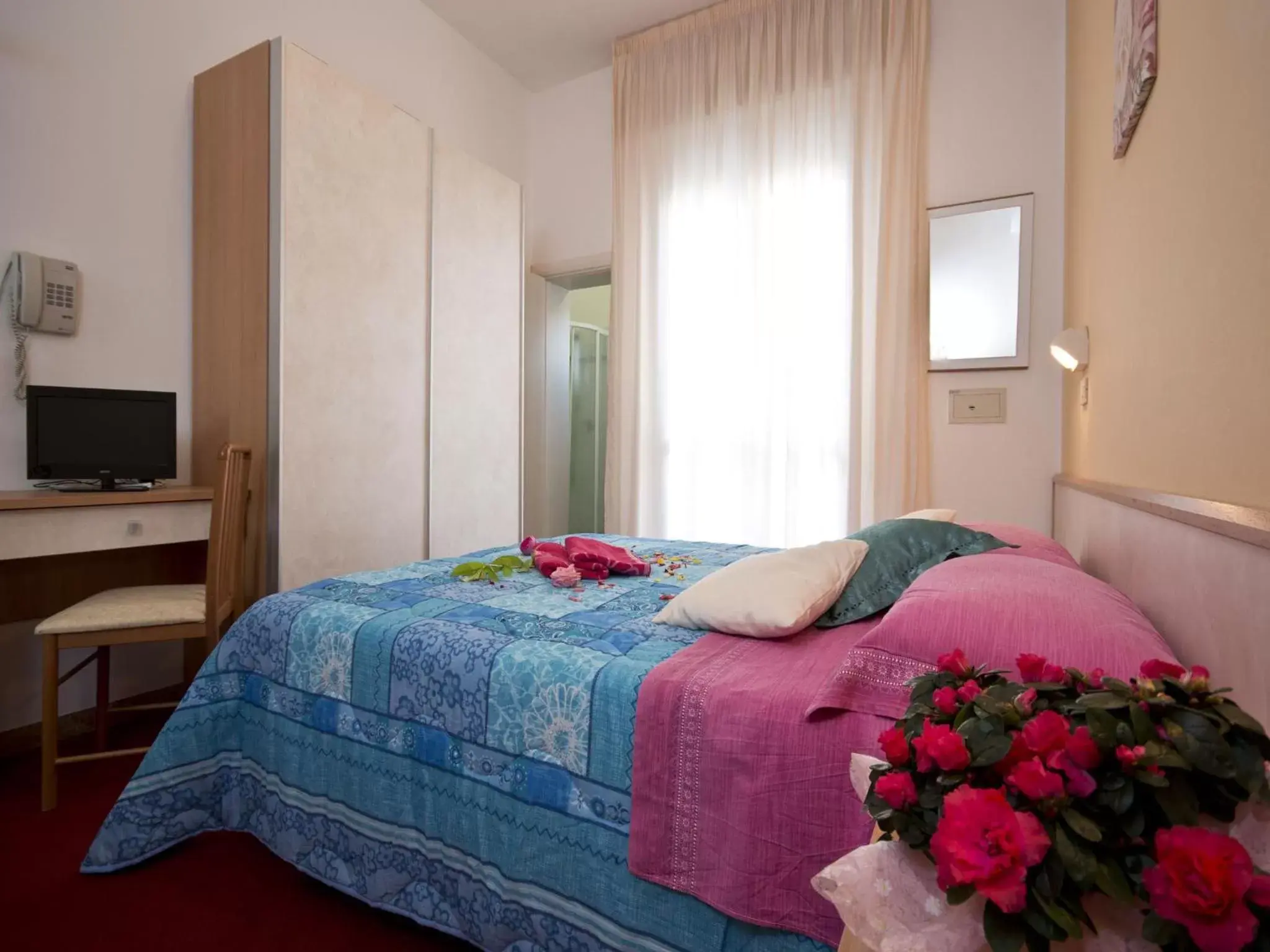 Photo of the whole room, Bed in Villa Silvie Rose