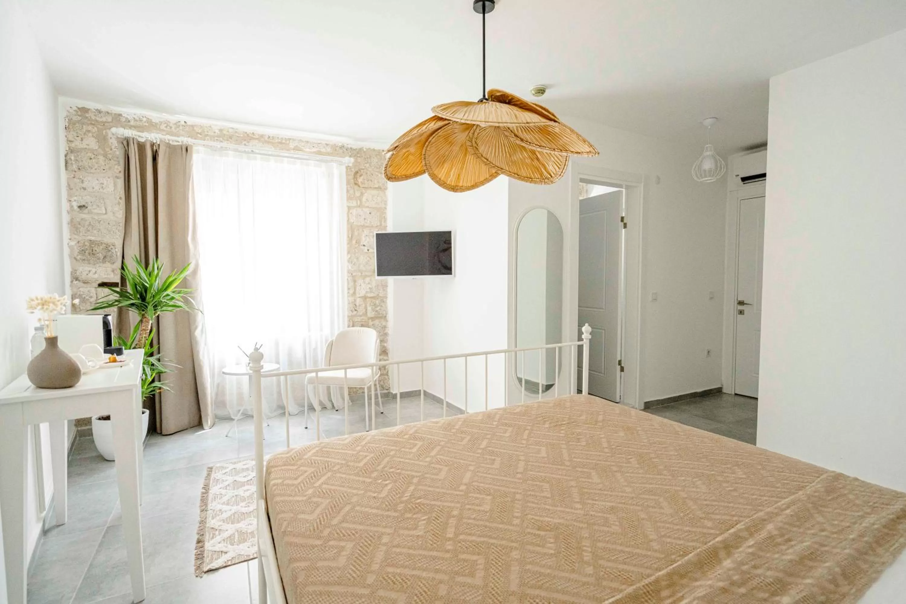 Bed in Voger Alaçatı Köyiçi