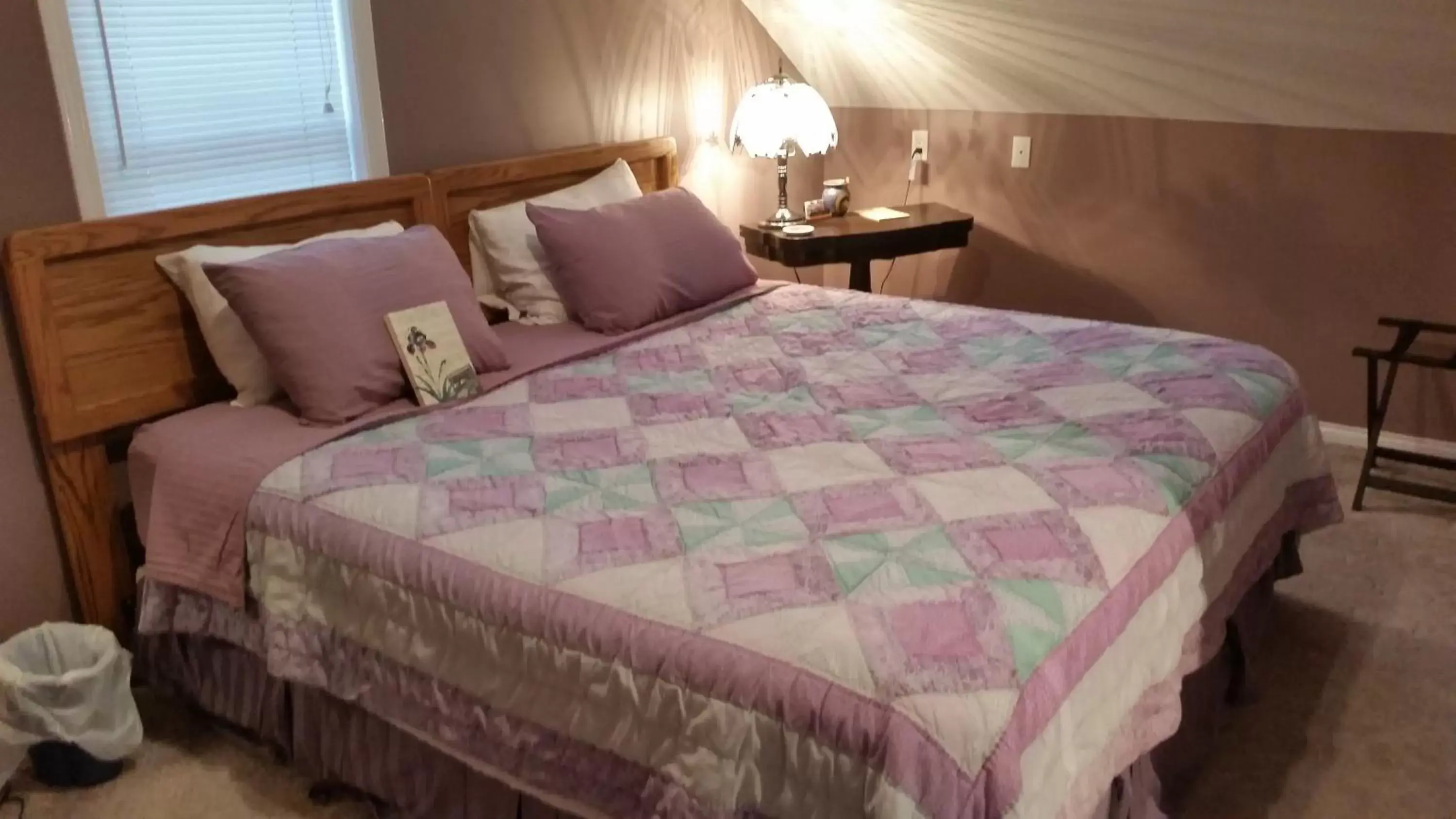 Bedroom, Bed in Hummingbird Guesthouse