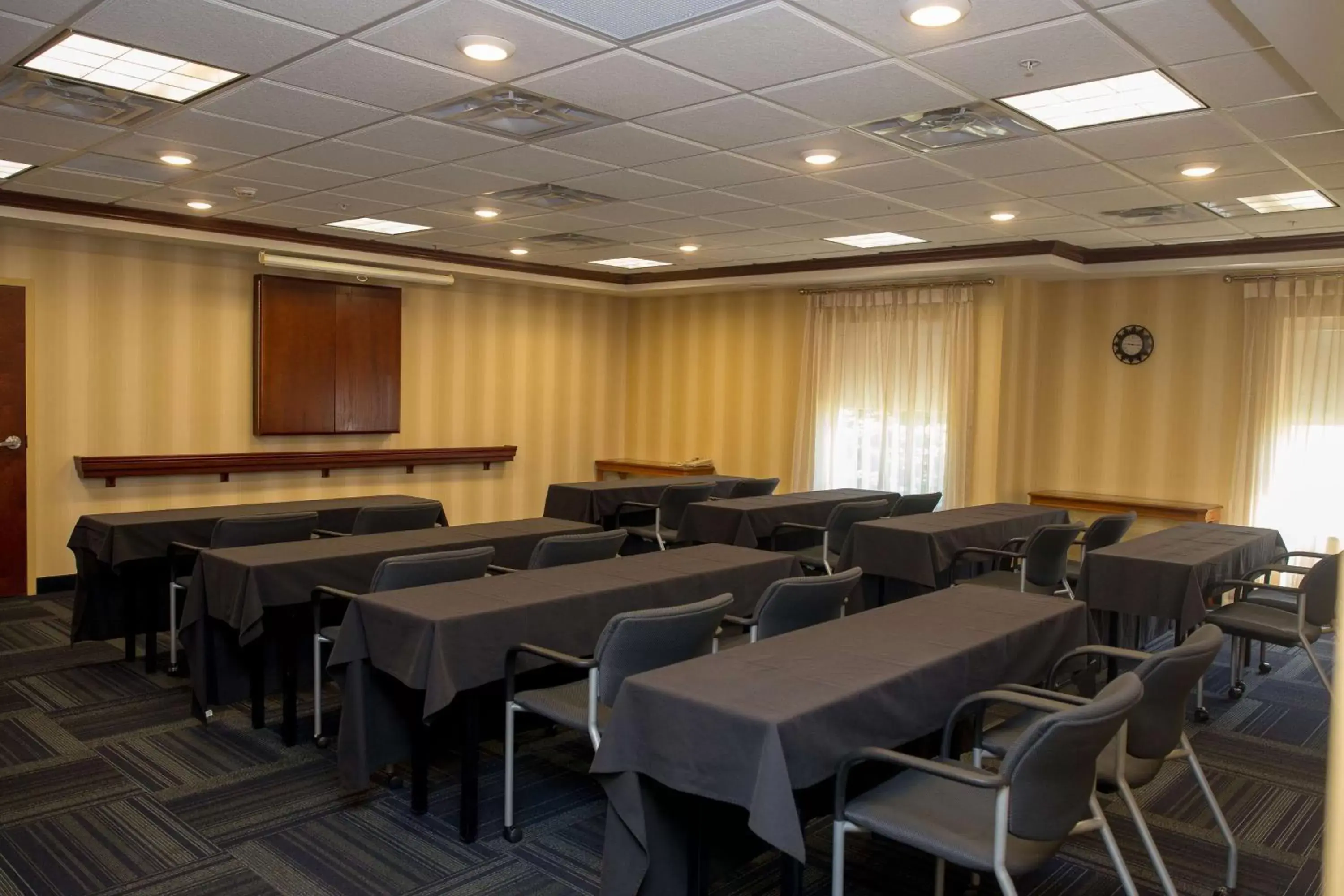 Meeting/conference room in Hampton Inn and Suites Alexandria