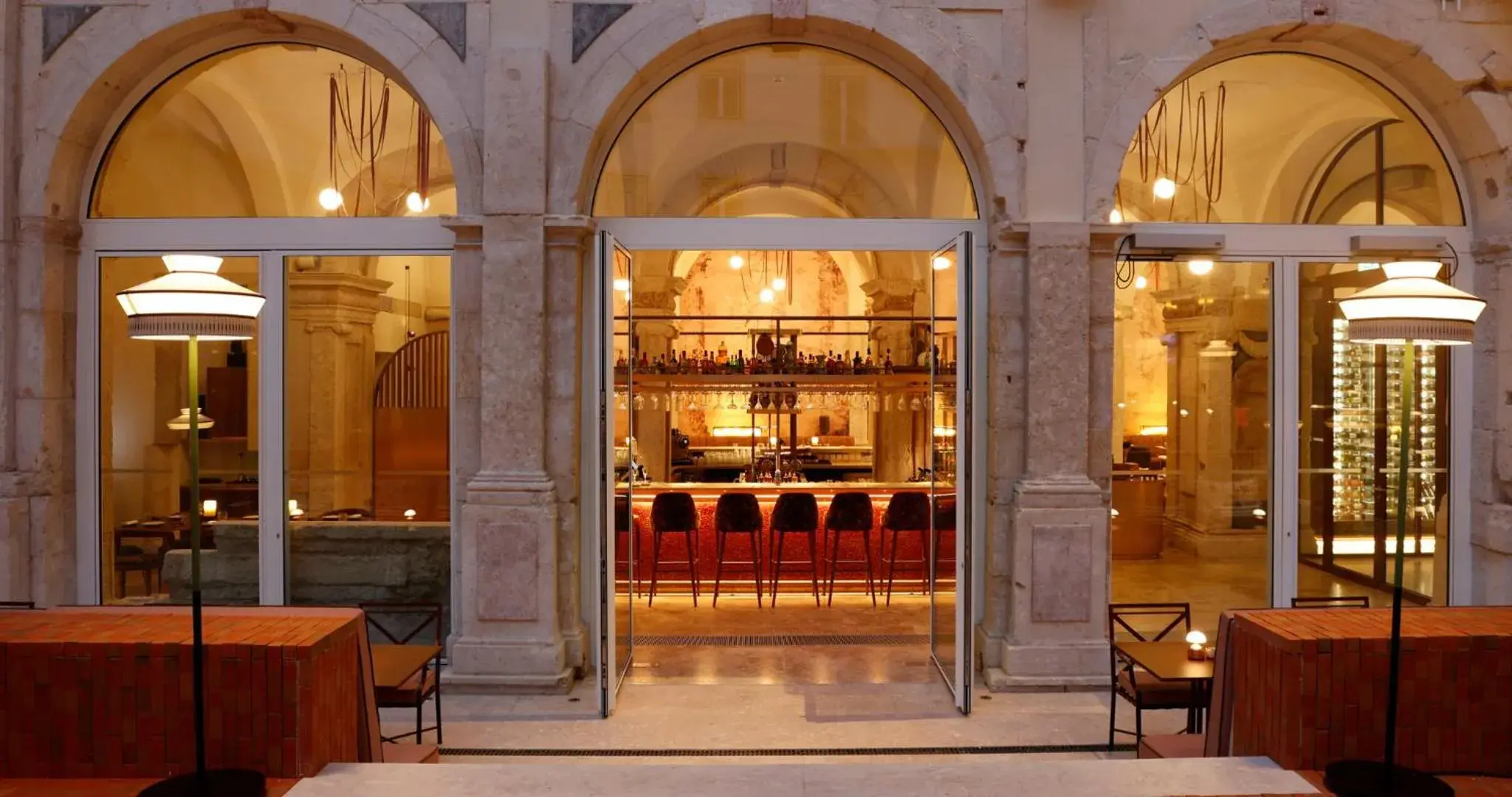 Lounge or bar in Convent Square Lisbon, Vignette Collection, an IHG Hotel