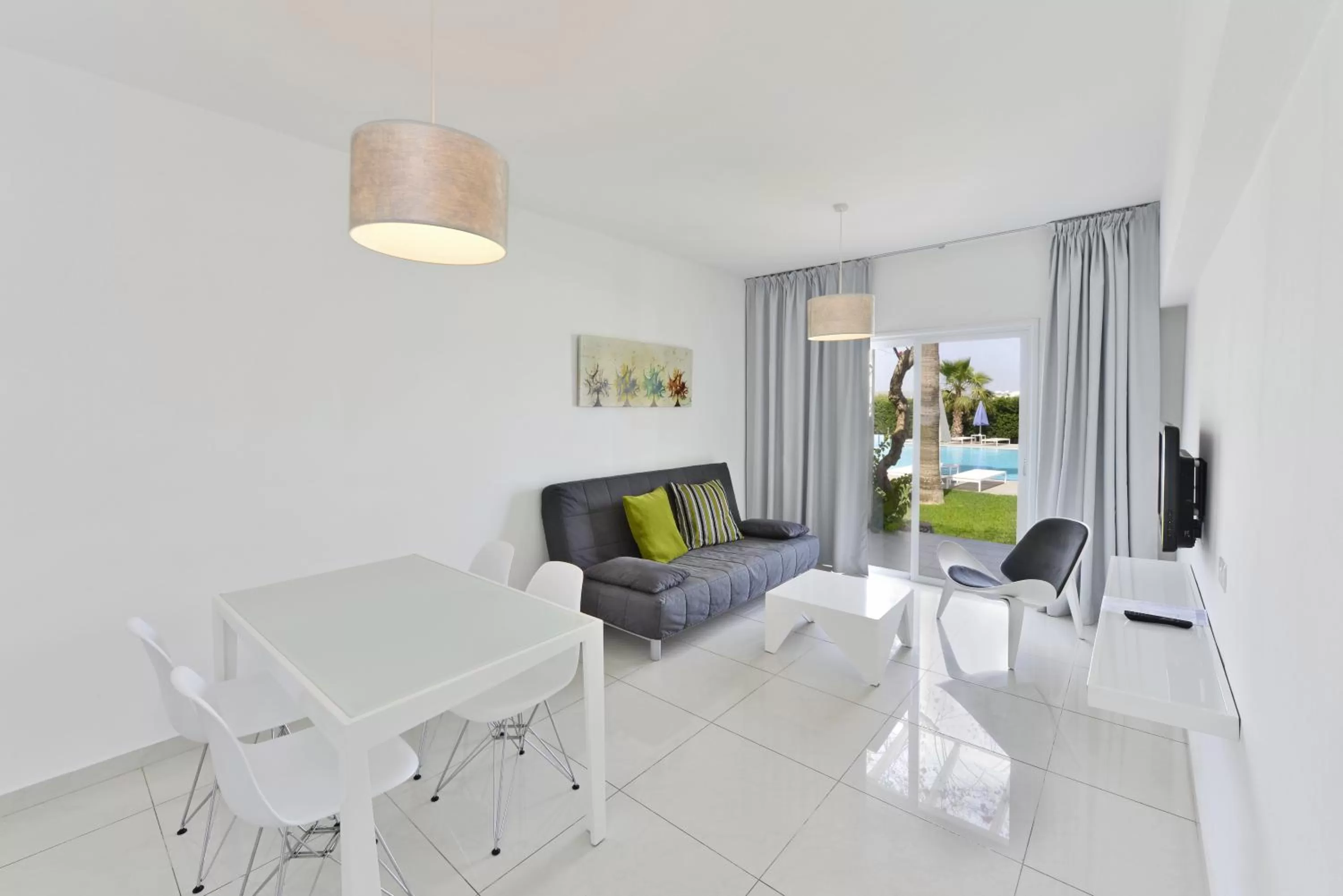 Pool view in Mon Repos Hotel