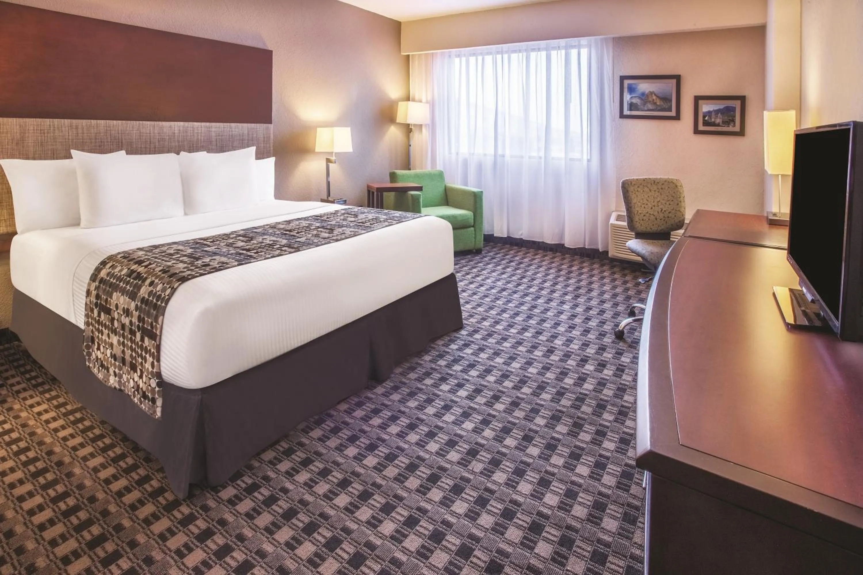 Bedroom, Bed in CHN Hotel Monterrey Norte, Trademark Collection by Wyndham