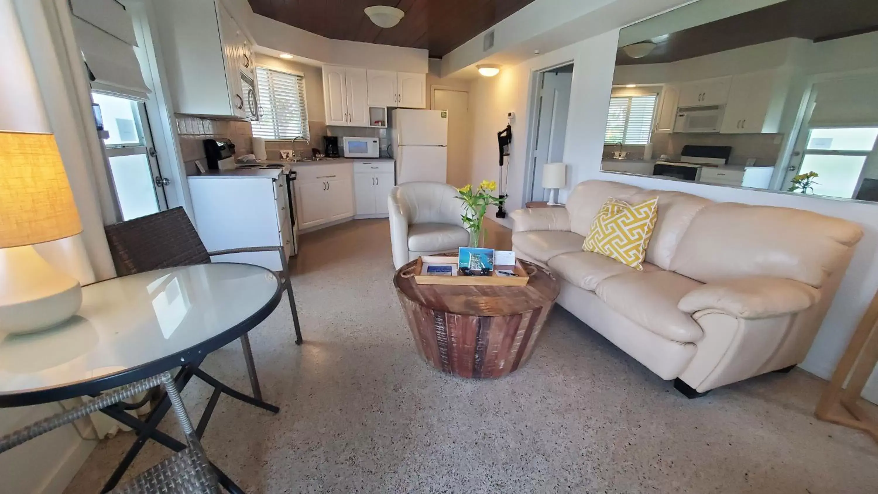 Kitchen or kitchenette, Seating Area in Casey Key Resort - Gulf Shores