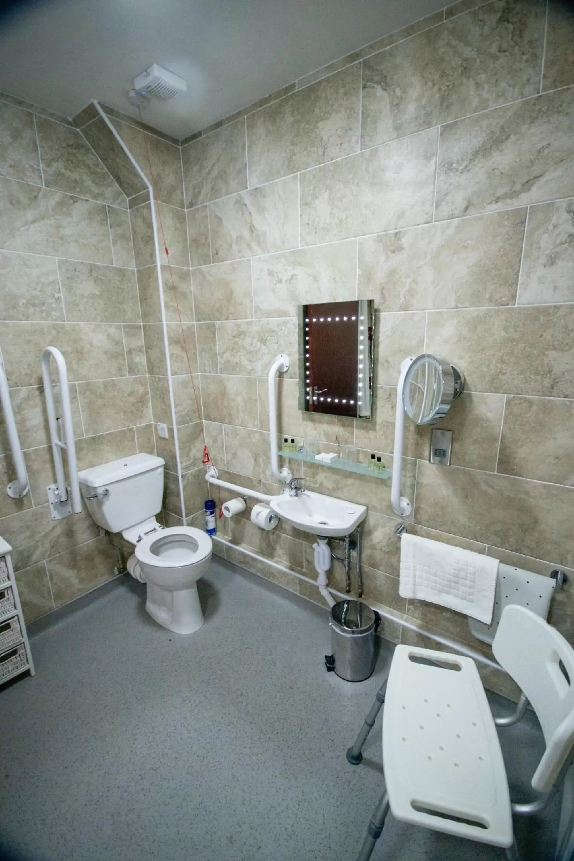 Shower, Bathroom in Ty Dre Town House