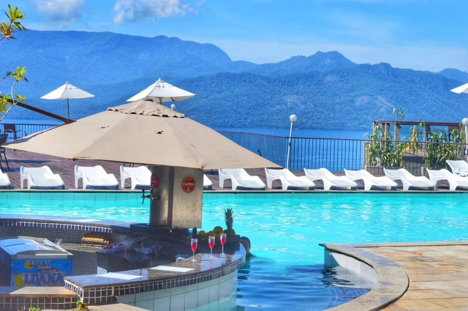 Natural landscape, Swimming Pool in Portogalo Suite Hotel