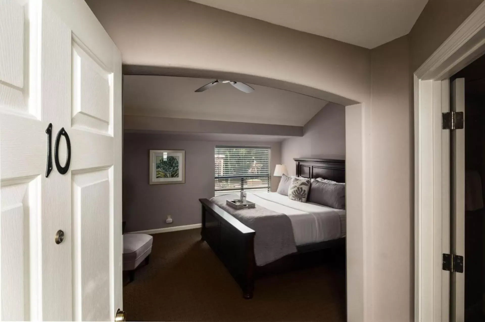 Standard King Room in Inn Above Oak Creek Sedona Standard King Room in Inn Above Oak Creek Sedona