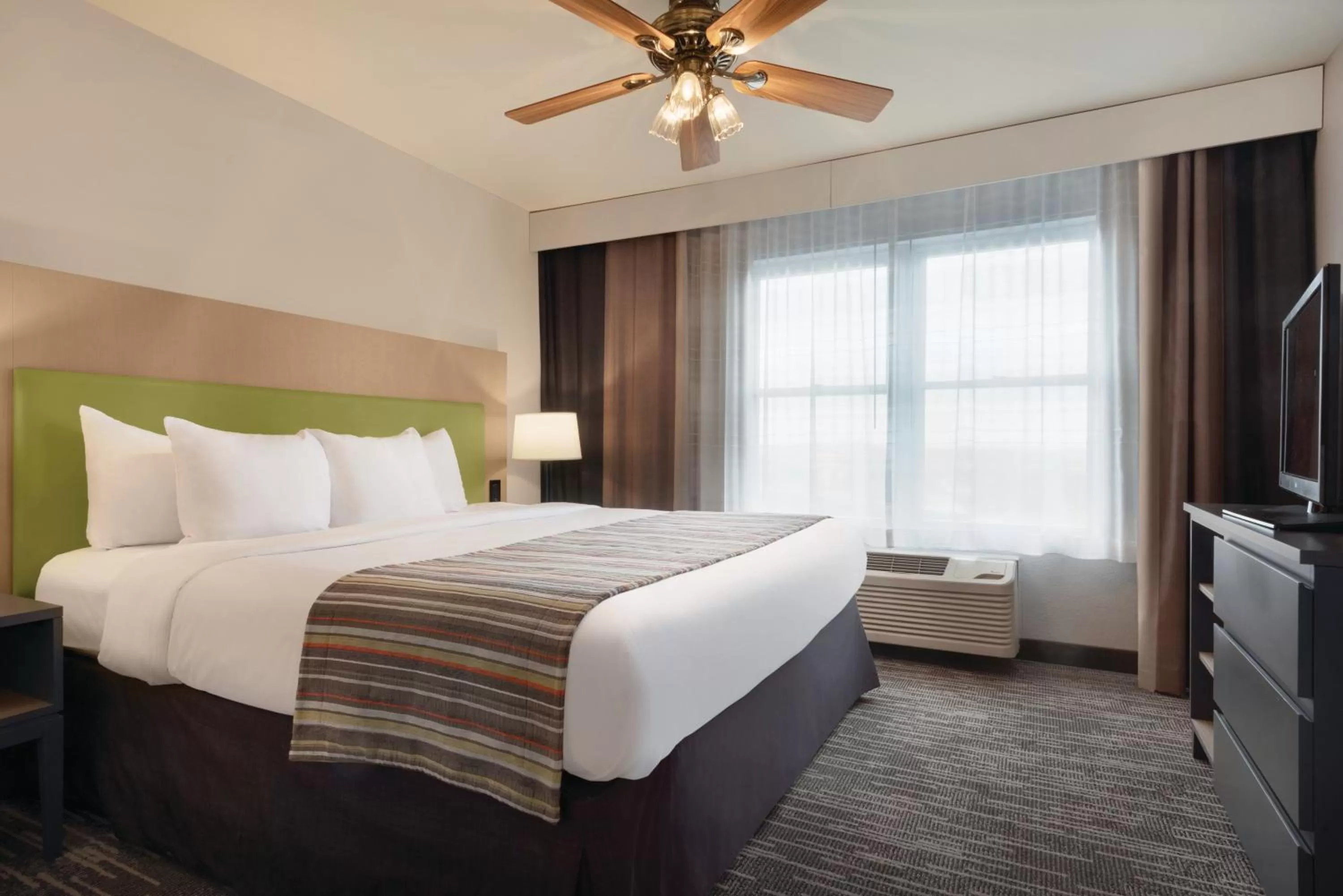 Bed in Country Inn & Suites by Radisson, Galena, IL