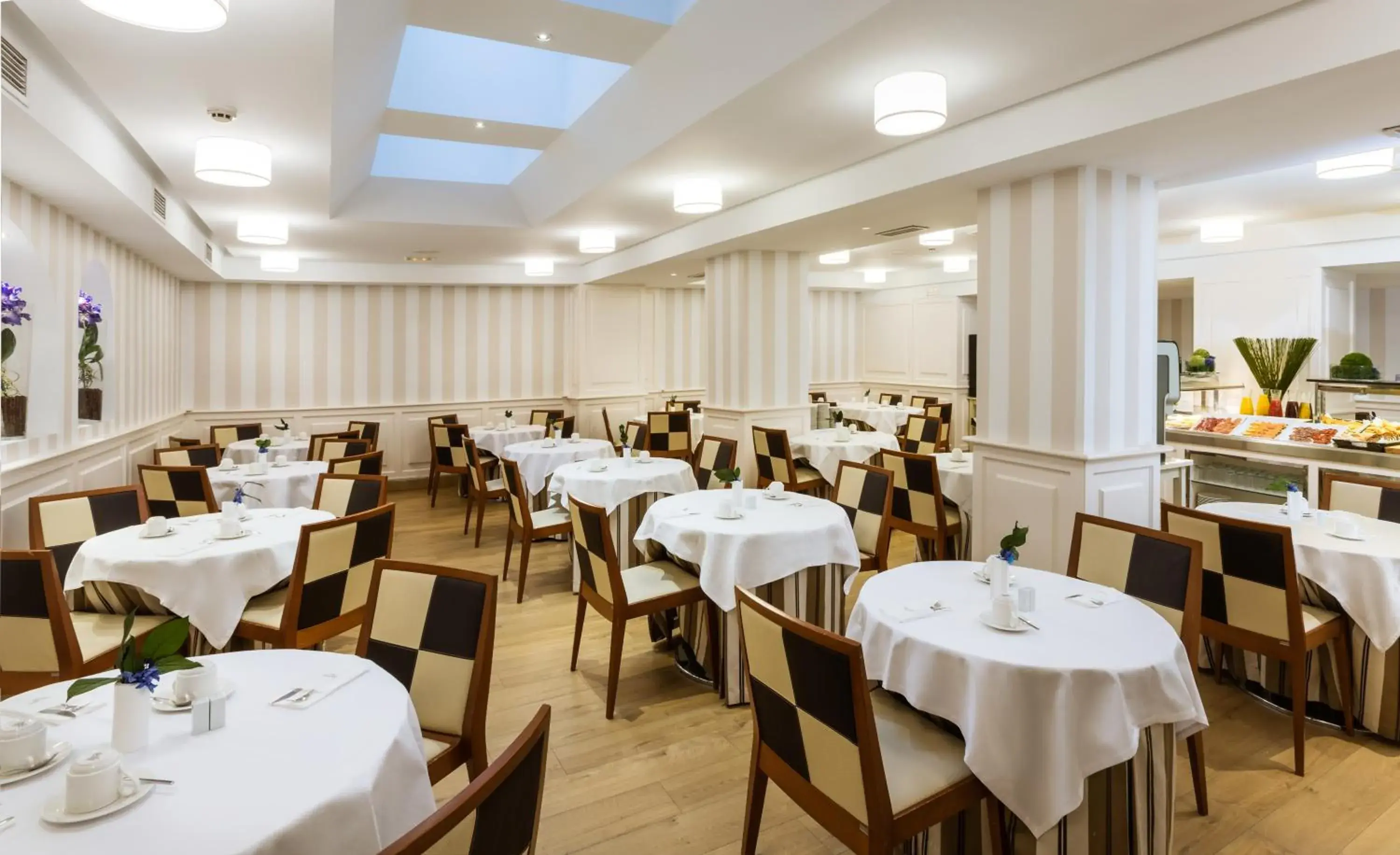 Area and facilities, Restaurant/Places to Eat in Sercotel Gran Hotel Conde Duque